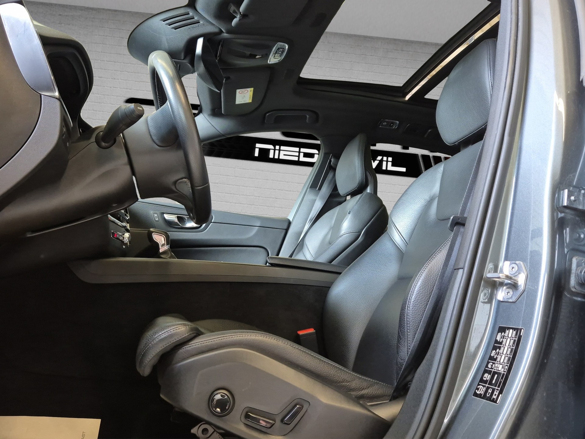 VOLVO XC60 T5 AWD Inscription Geartronic-image-18