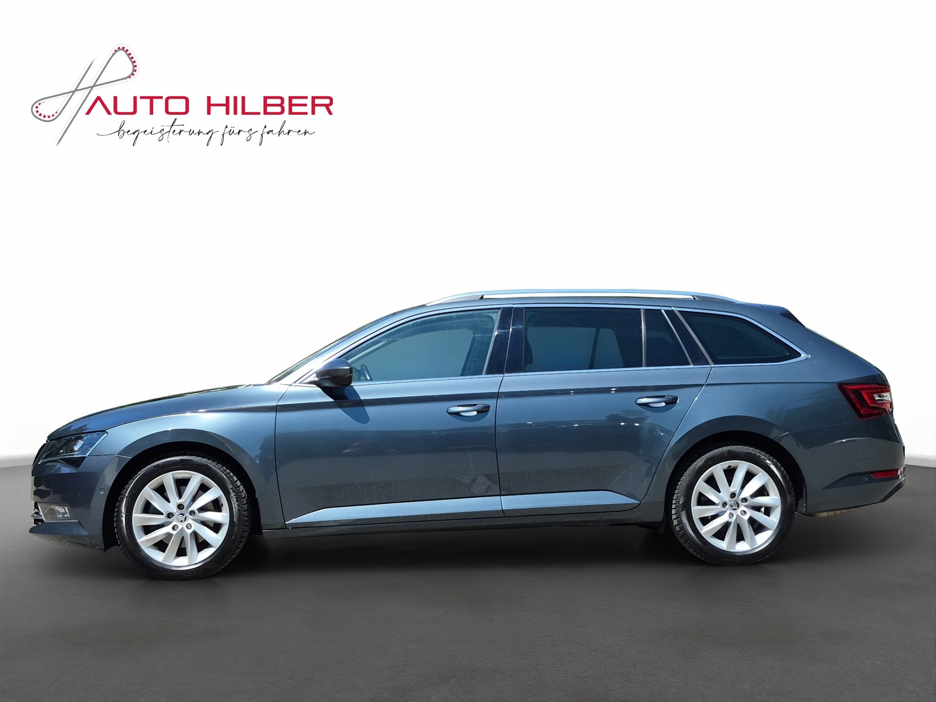 SKODA Superb Combi 2.0 TDi Style 4x4 DSG-image-2
