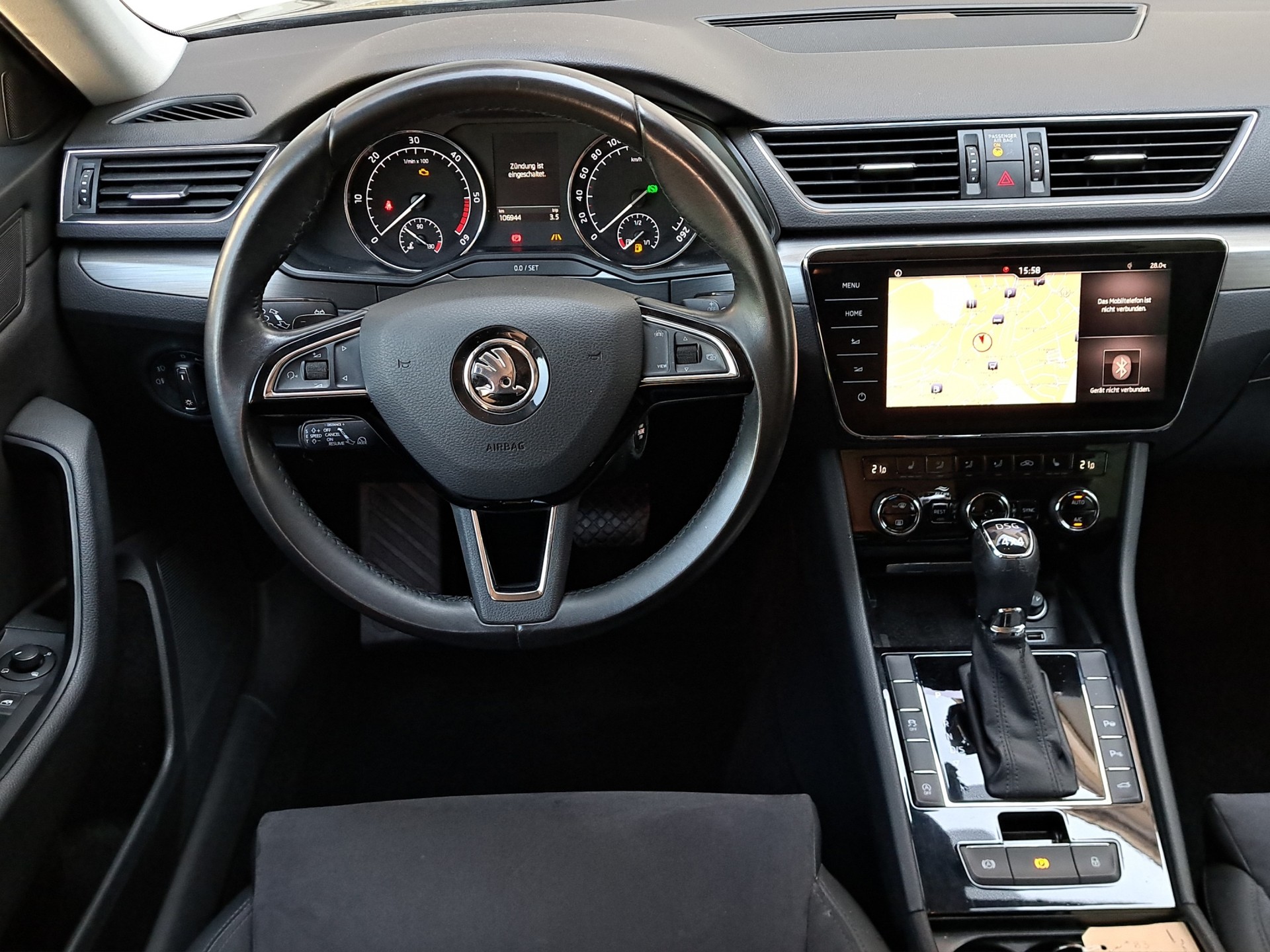 SKODA Superb Combi 2.0 TDi Style 4x4 DSG-image-8