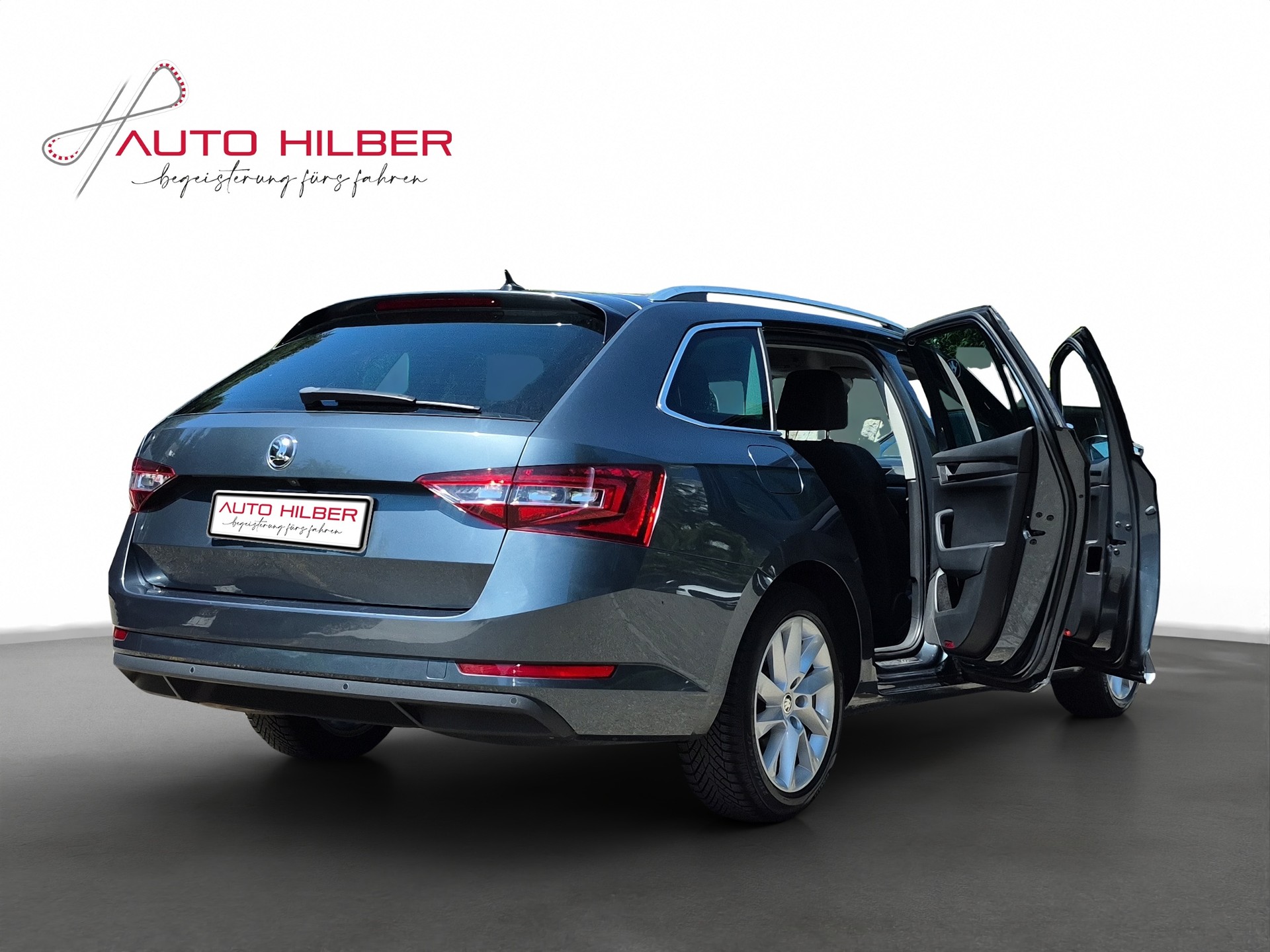 SKODA Superb Combi 2.0 TDi Style 4x4 DSG-image-6