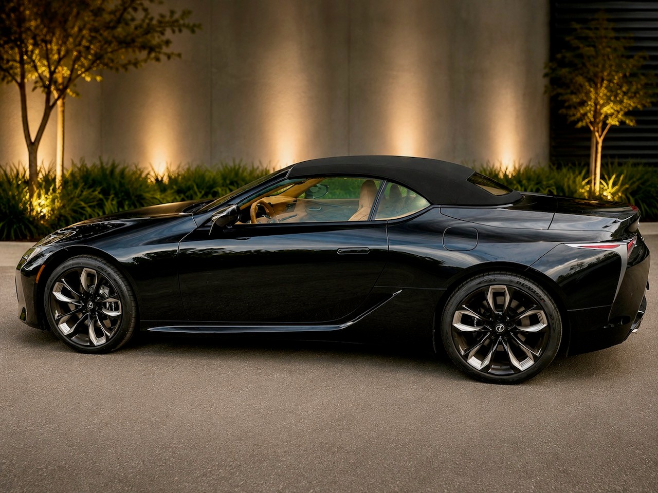 LEXUS LC 500 Cabriolet V8 excellence Automatic-image-3