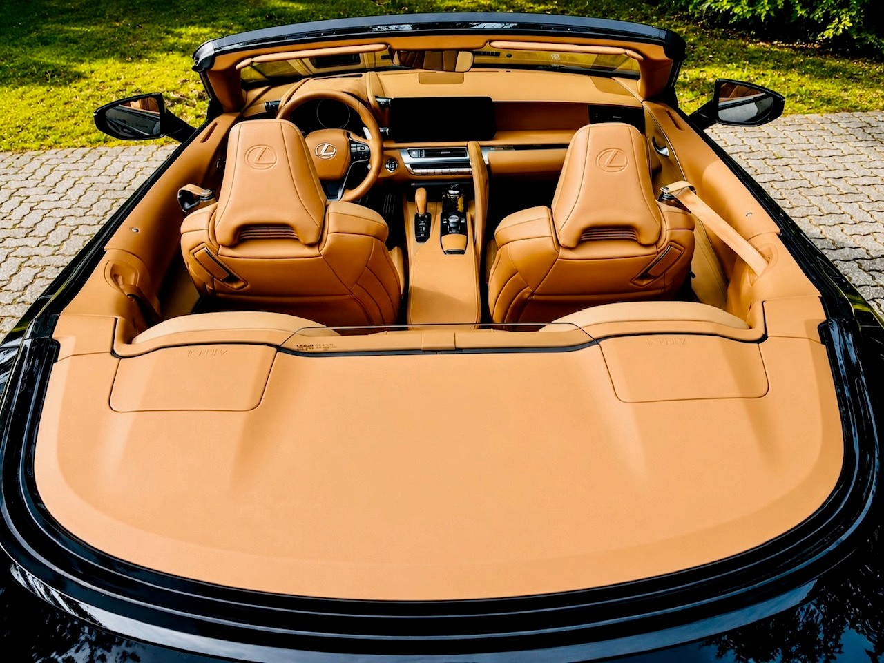 LEXUS LC 500 Cabriolet V8 excellence Automatic-image-6