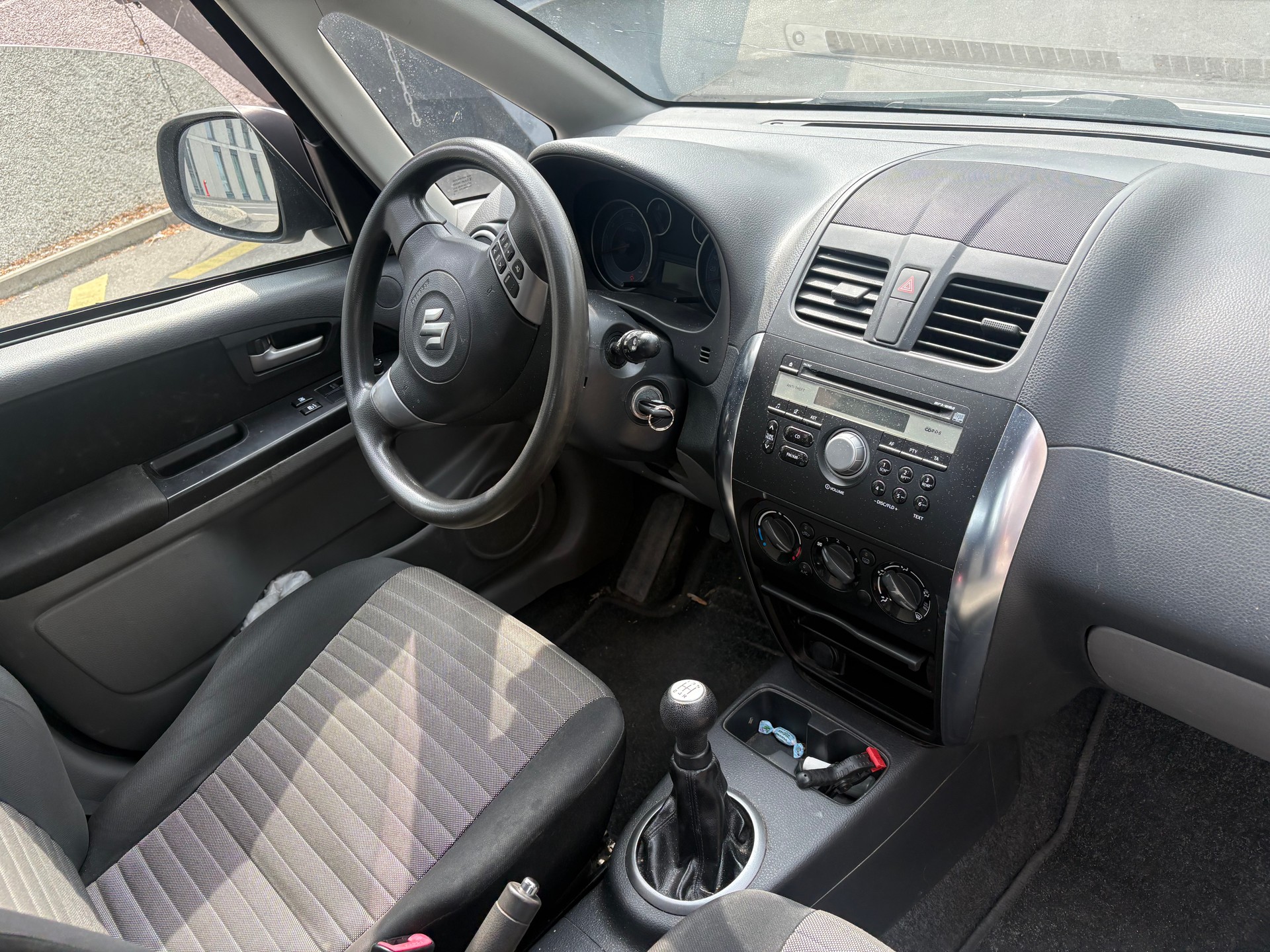 SUZUKI SX4 1.6 16V GL Top Barry 4WD-image-3