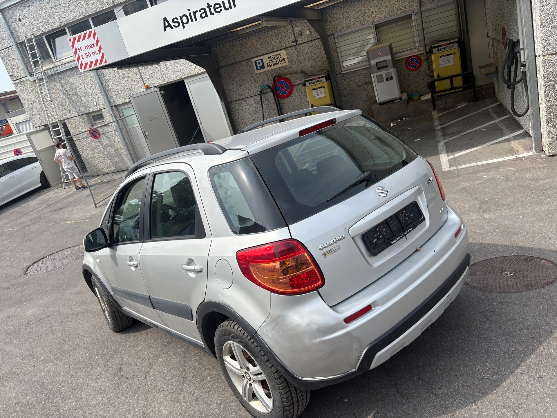 SUZUKI SX4 1.6 16V GL Top Barry 4WD-image-7