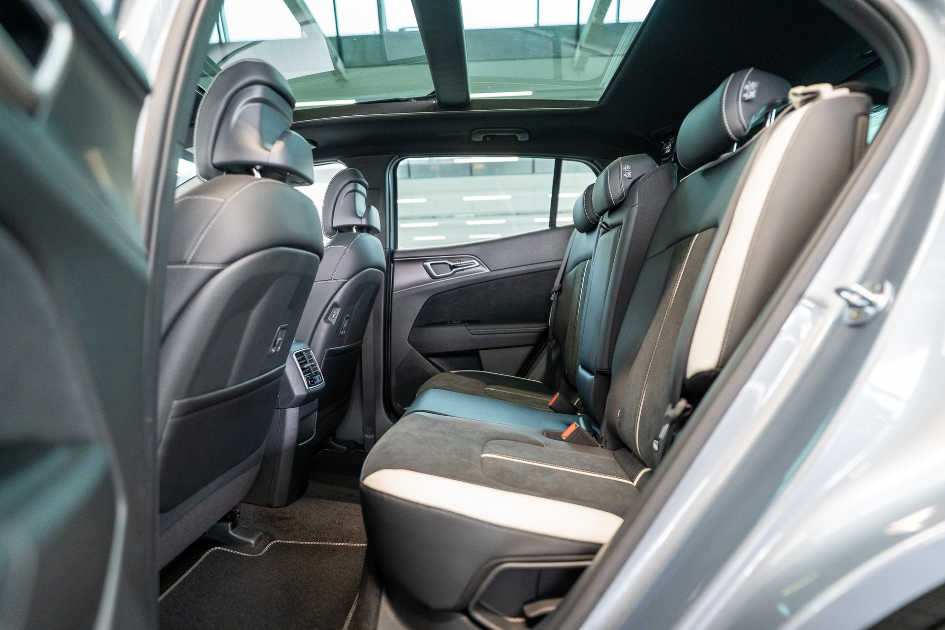 KIA Sportage 1.6T-GDi PHEV GT-Line Power Edition A / Panorama-Schiebedach-image-13