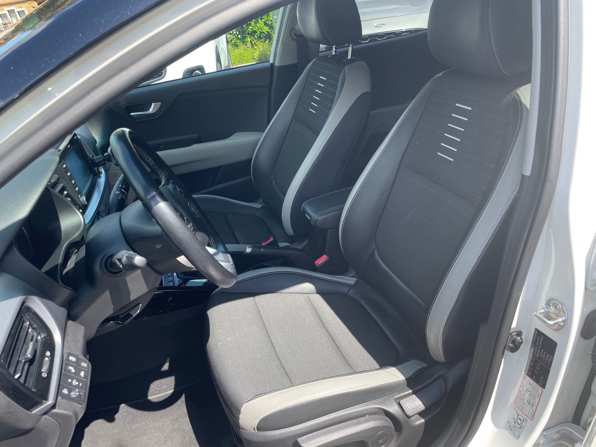 KIA Stonic 1.0 T-GDi-image-10