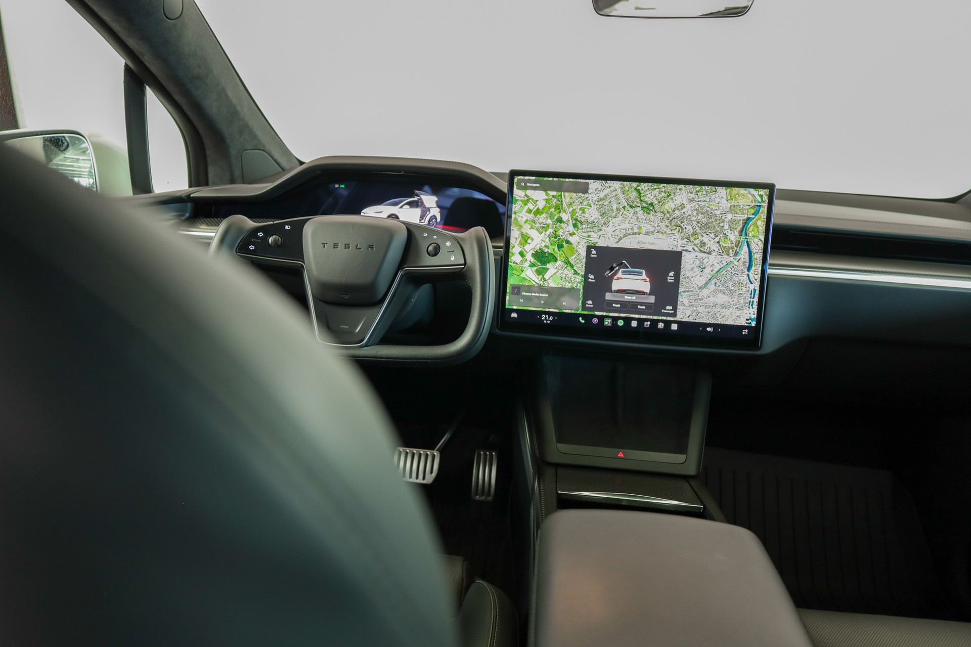 TESLA Model X 100kWh Plaid-image-12