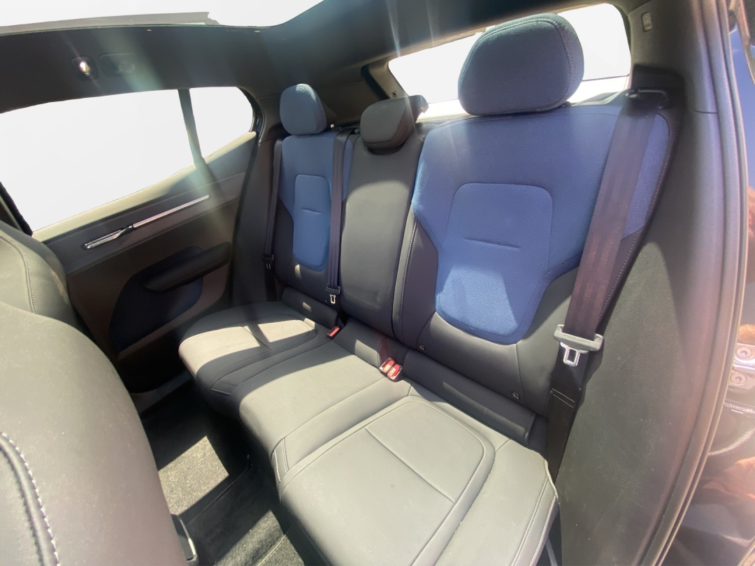 VOLVO EX30 E60 69kWh Twin Ultra-image-10