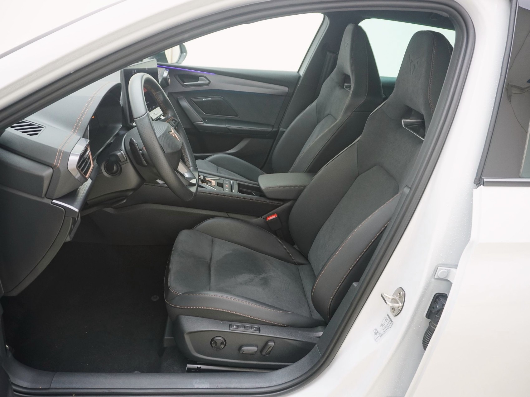 CUPRA Leon ST 2.0 TSI VZ 4Drive DSG-image-12
