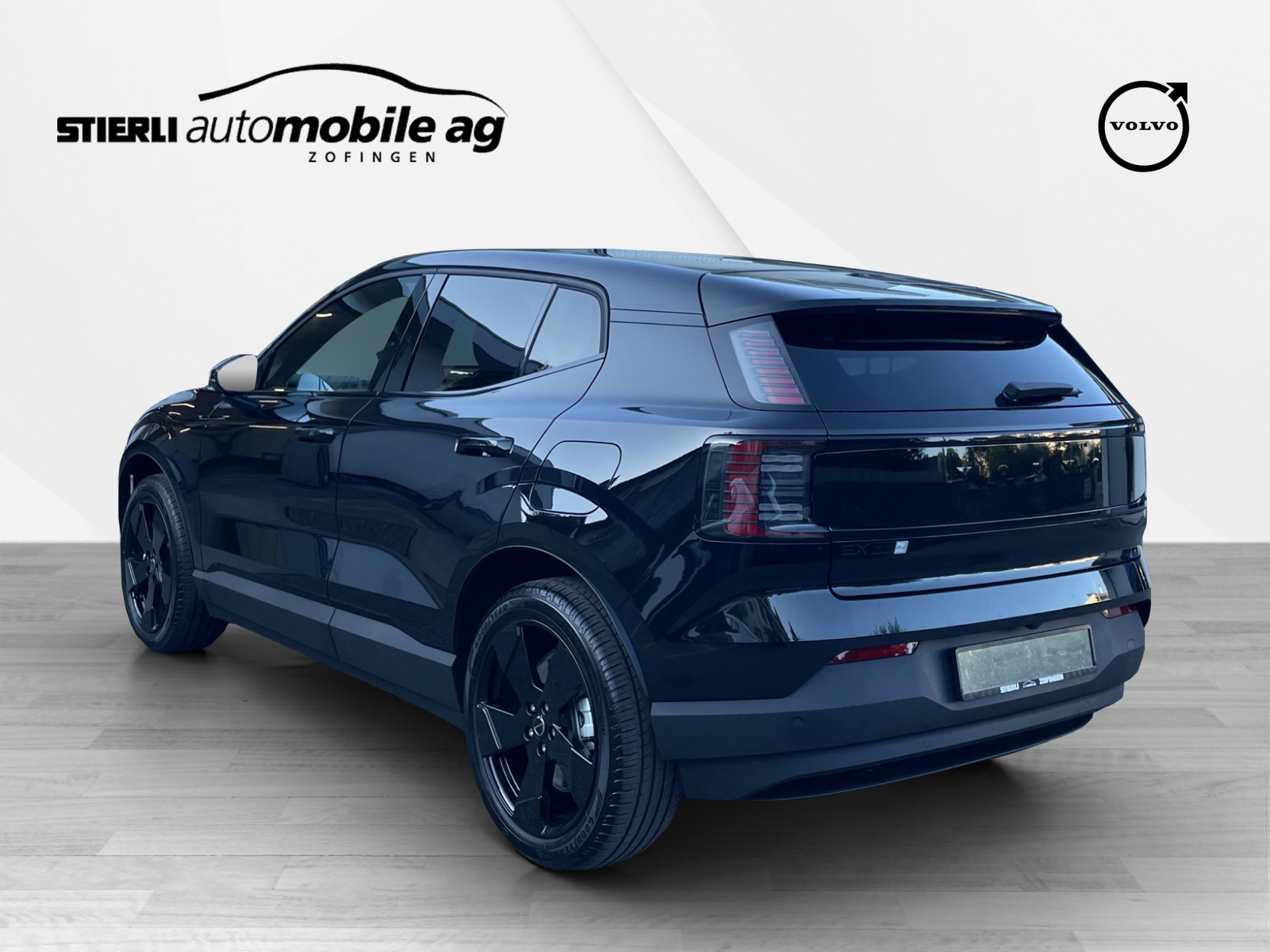 VOLVO EX 30 E60 Plus Swiss Black Edition-image-6