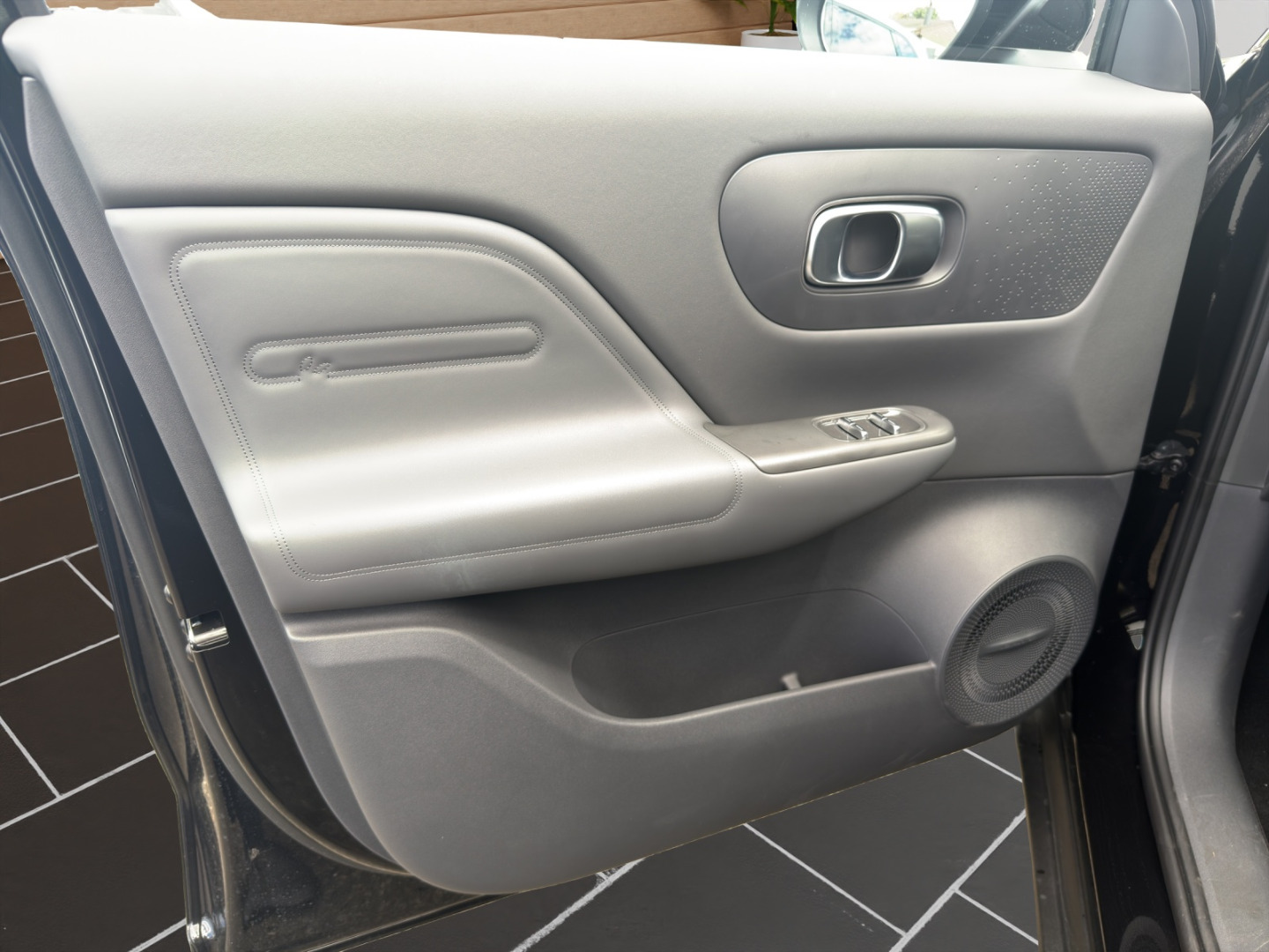 LEAPMOTOR B10 1.5 Hybrid EV-image-13