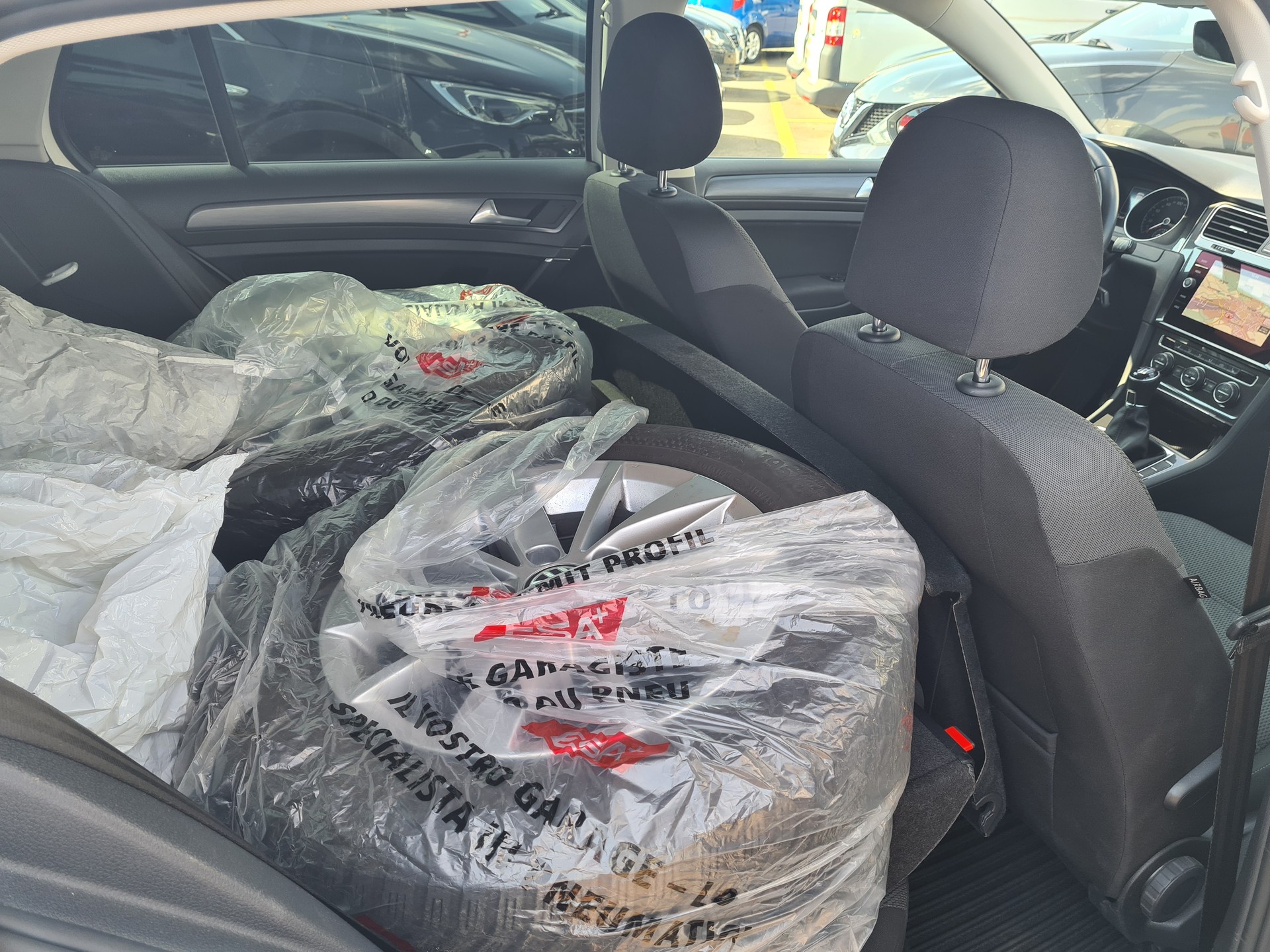 VW Golf 1.4 TSI Comfortline Start-image-11