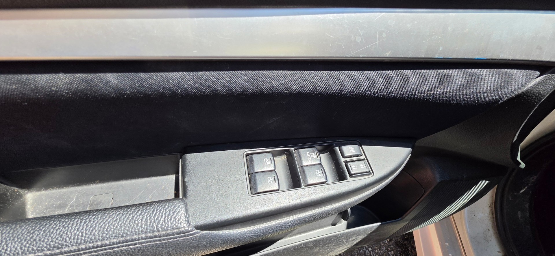 SUBARU 2.0 AWD-image-17