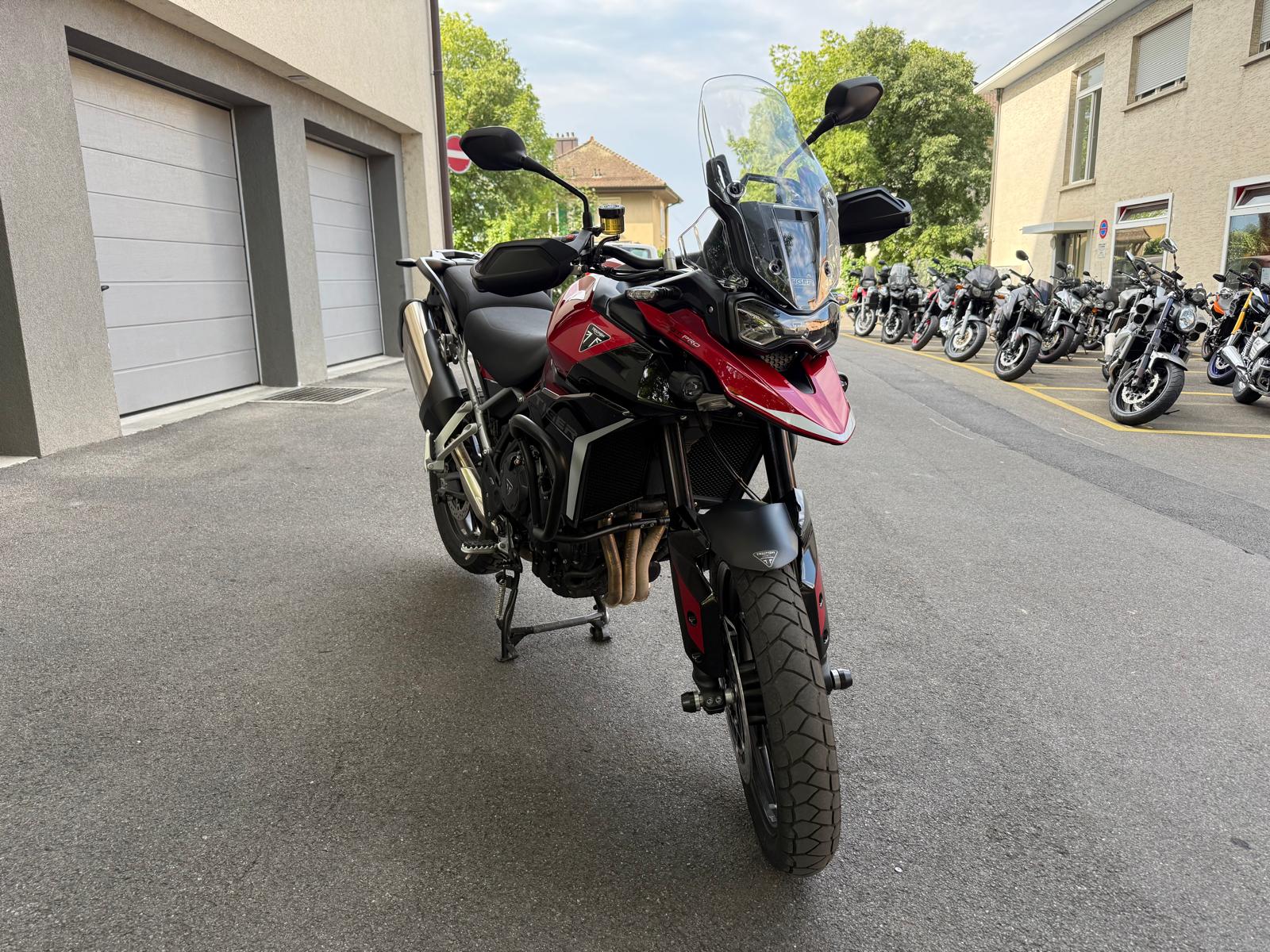 TRIUMPH Tiger 900 GT Pro-showroom-element-1