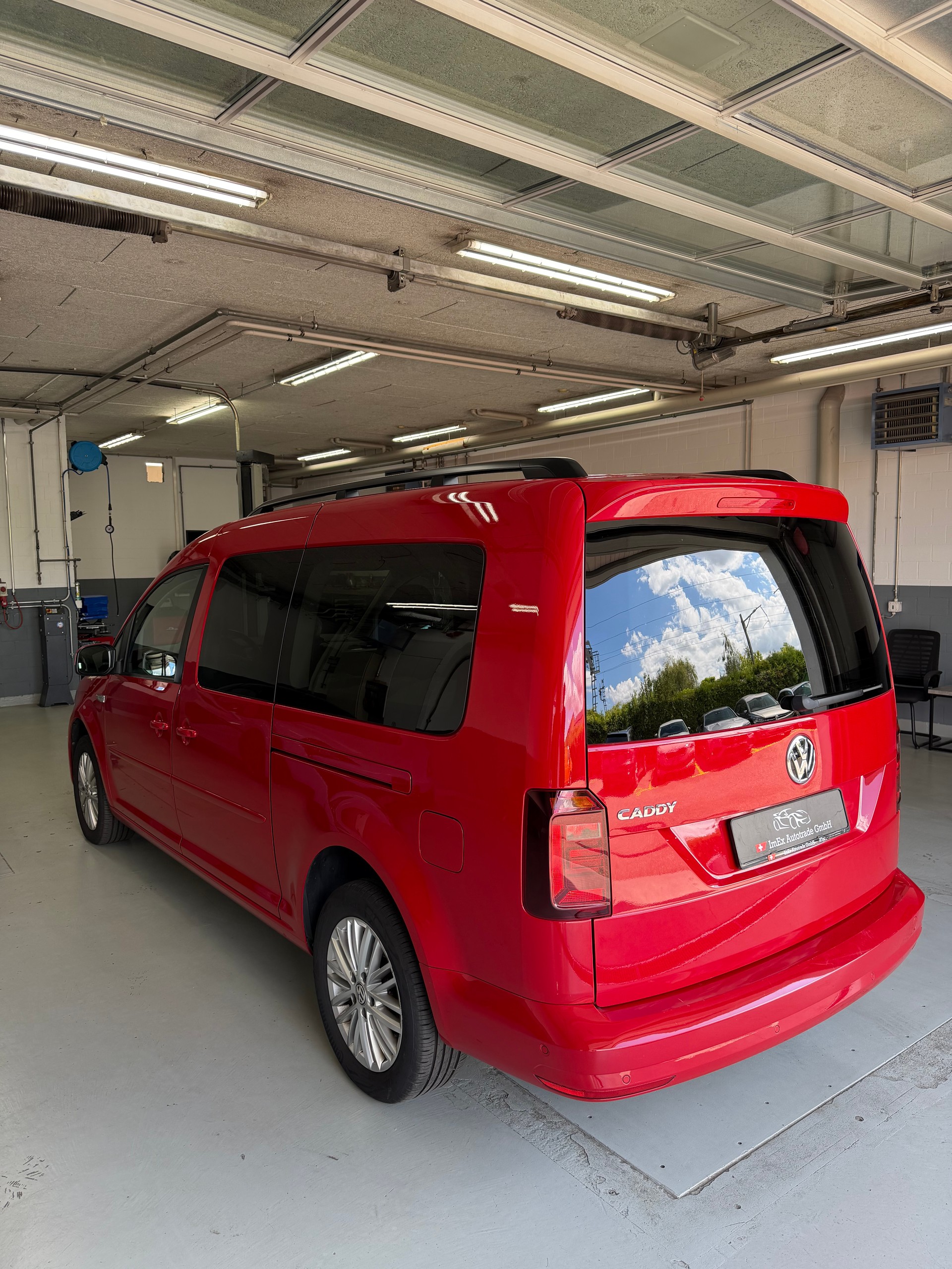 VW Caddy Maxi 2.0 TDI Highline DSG - 7 Plätzer - frisch ab MFK - Aussendienstfahrzeug (Autobahnkilometer)-image-4
