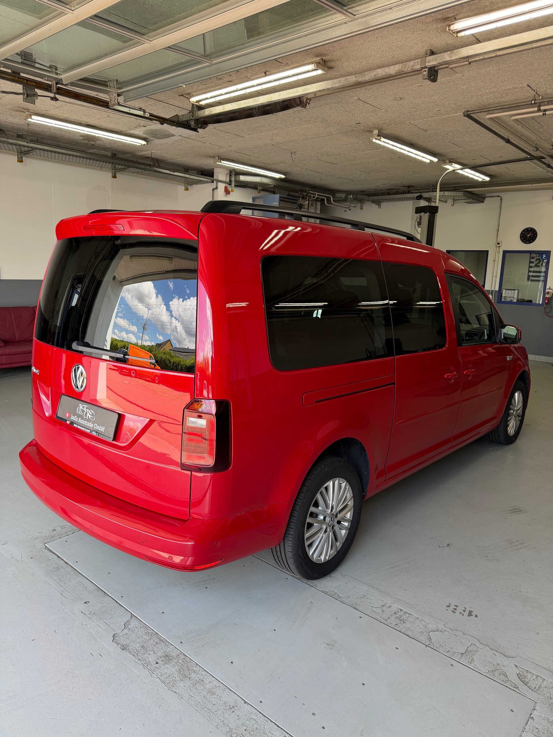 VW Caddy Maxi 2.0 TDI Highline DSG - 7 Plätzer - frisch ab MFK - Aussendienstfahrzeug (Autobahnkilometer)-image-6