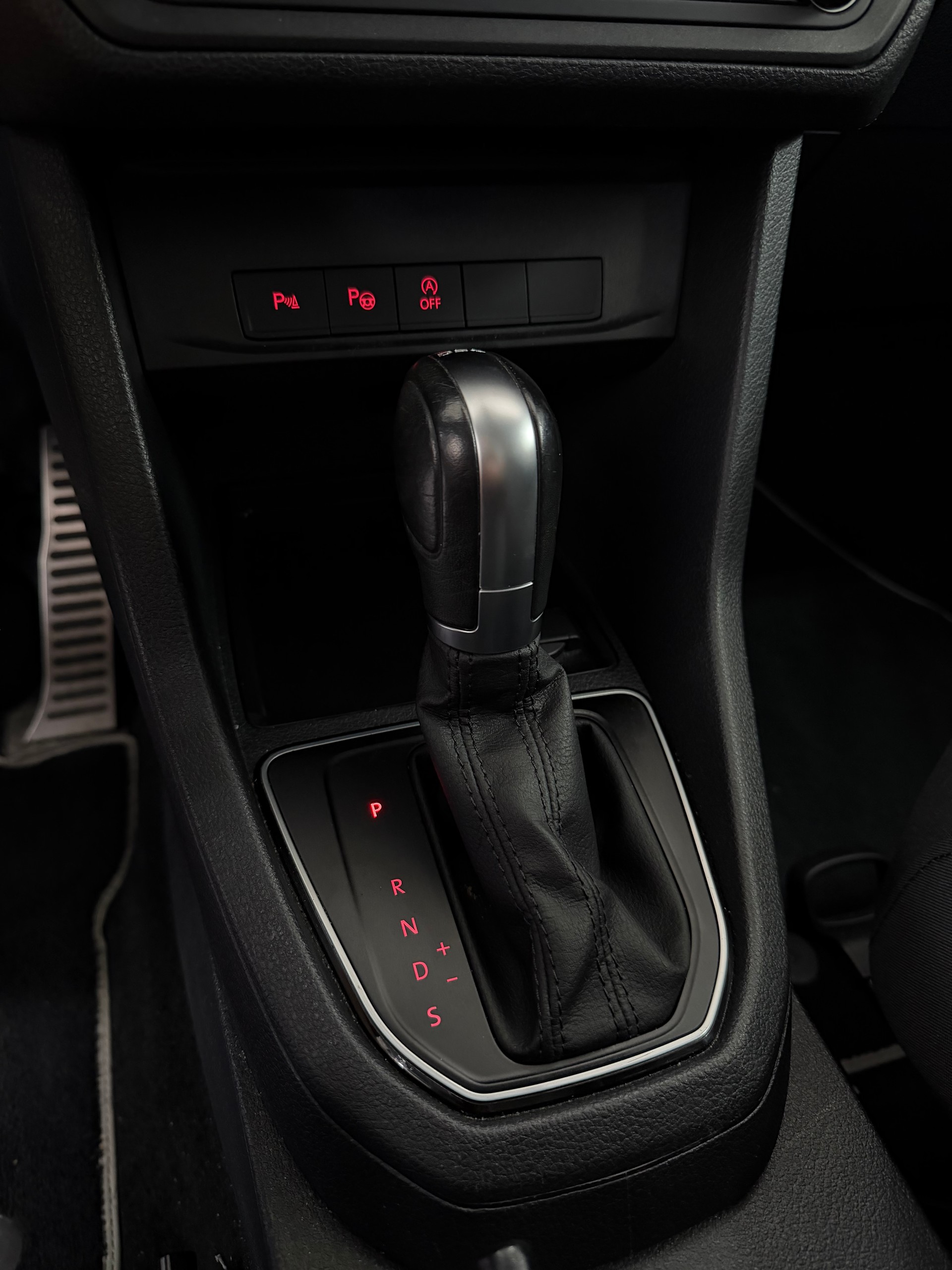 VW Caddy Maxi 2.0 TDI Highline DSG - 7 Plätzer - frisch ab MFK - Aussendienstfahrzeug (Autobahnkilometer)-image-11