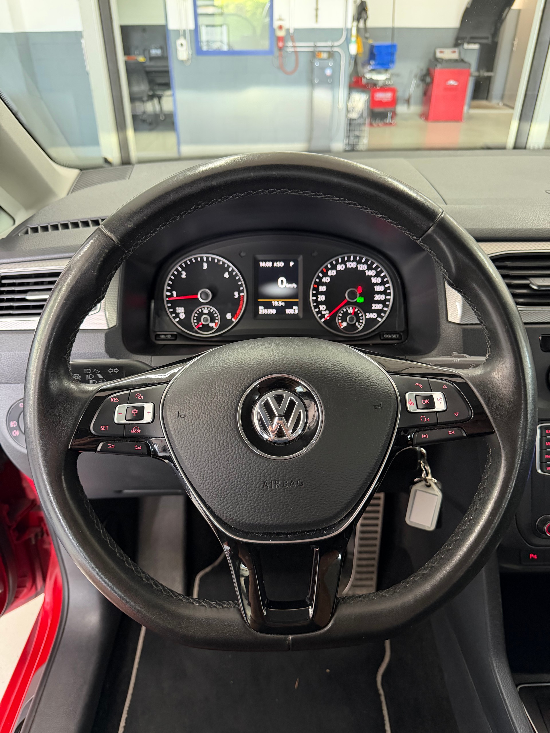 VW Caddy Maxi 2.0 TDI Highline DSG - 7 Plätzer - frisch ab MFK - Aussendienstfahrzeug (Autobahnkilometer)-image-8