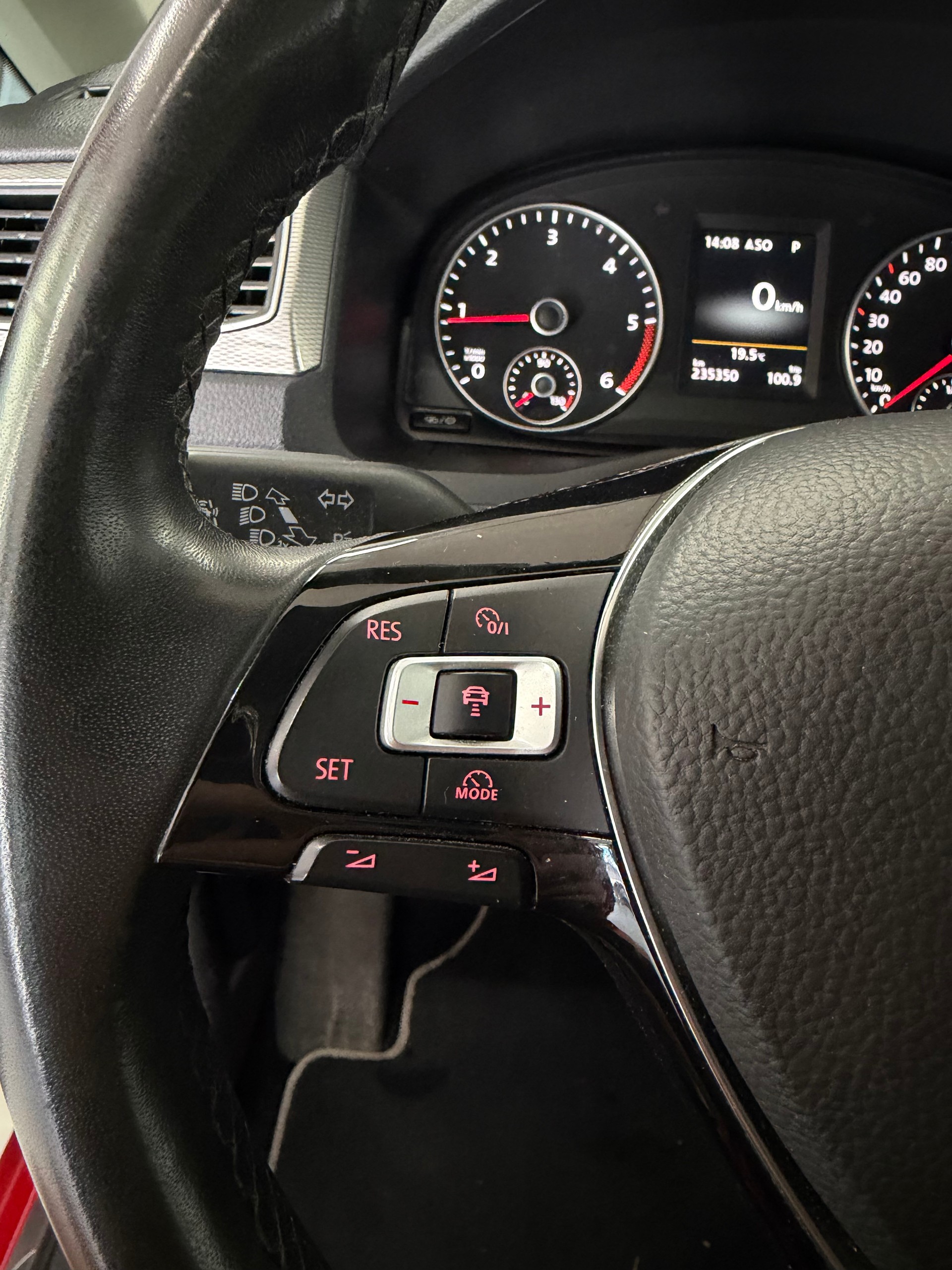 VW Caddy Maxi 2.0 TDI Highline DSG - 7 Plätzer - frisch ab MFK - Aussendienstfahrzeug (Autobahnkilometer)-image-9