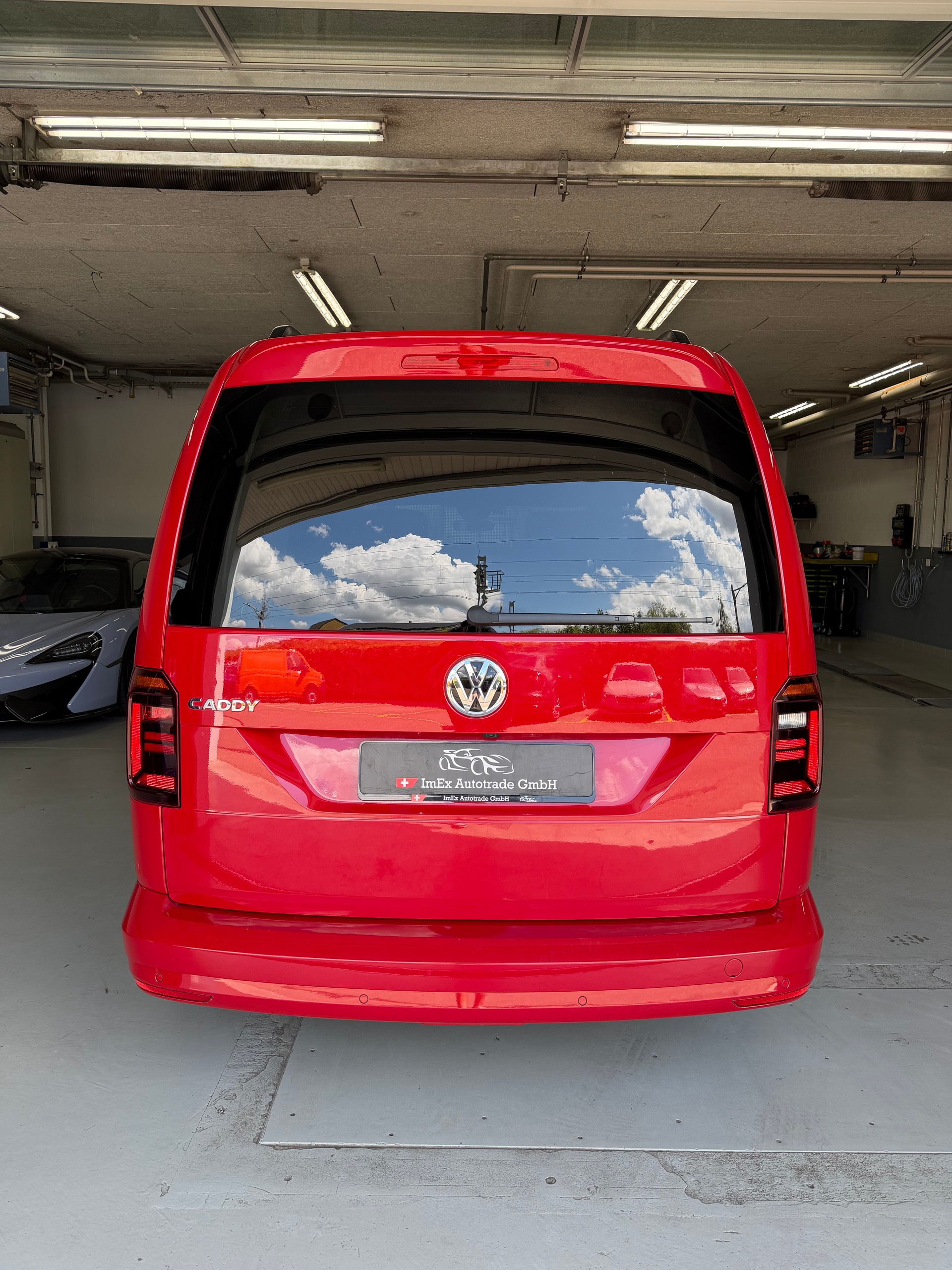 VW Caddy Maxi 2.0 TDI Highline DSG - 7 Plätzer - frisch ab MFK - Aussendienstfahrzeug (Autobahnkilometer)-image-5