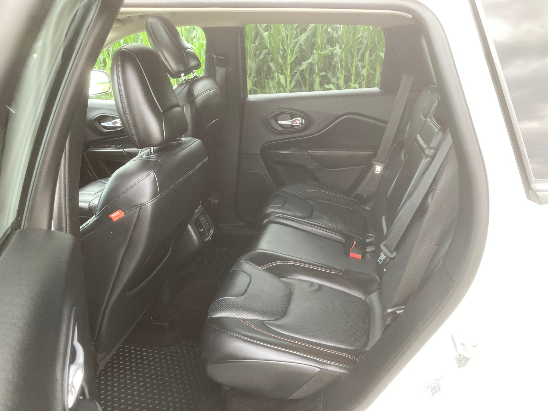 JEEP Cherokee 2.2TD Longitude Sw- Black Ed. AWD 9ATX-image-7