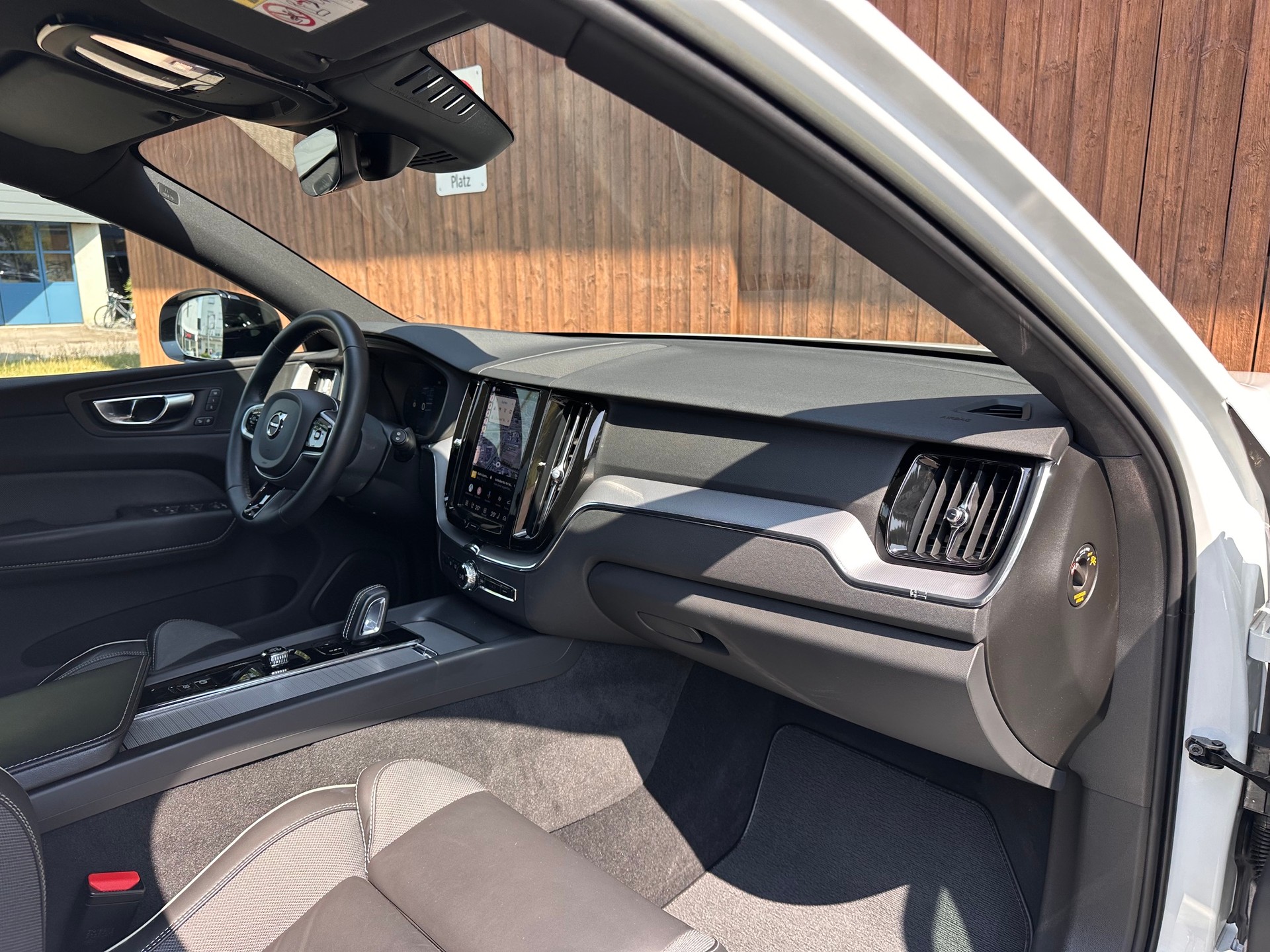 VOLVO XC60 B5 Benzin AWD R-Design Geartronic-image-11