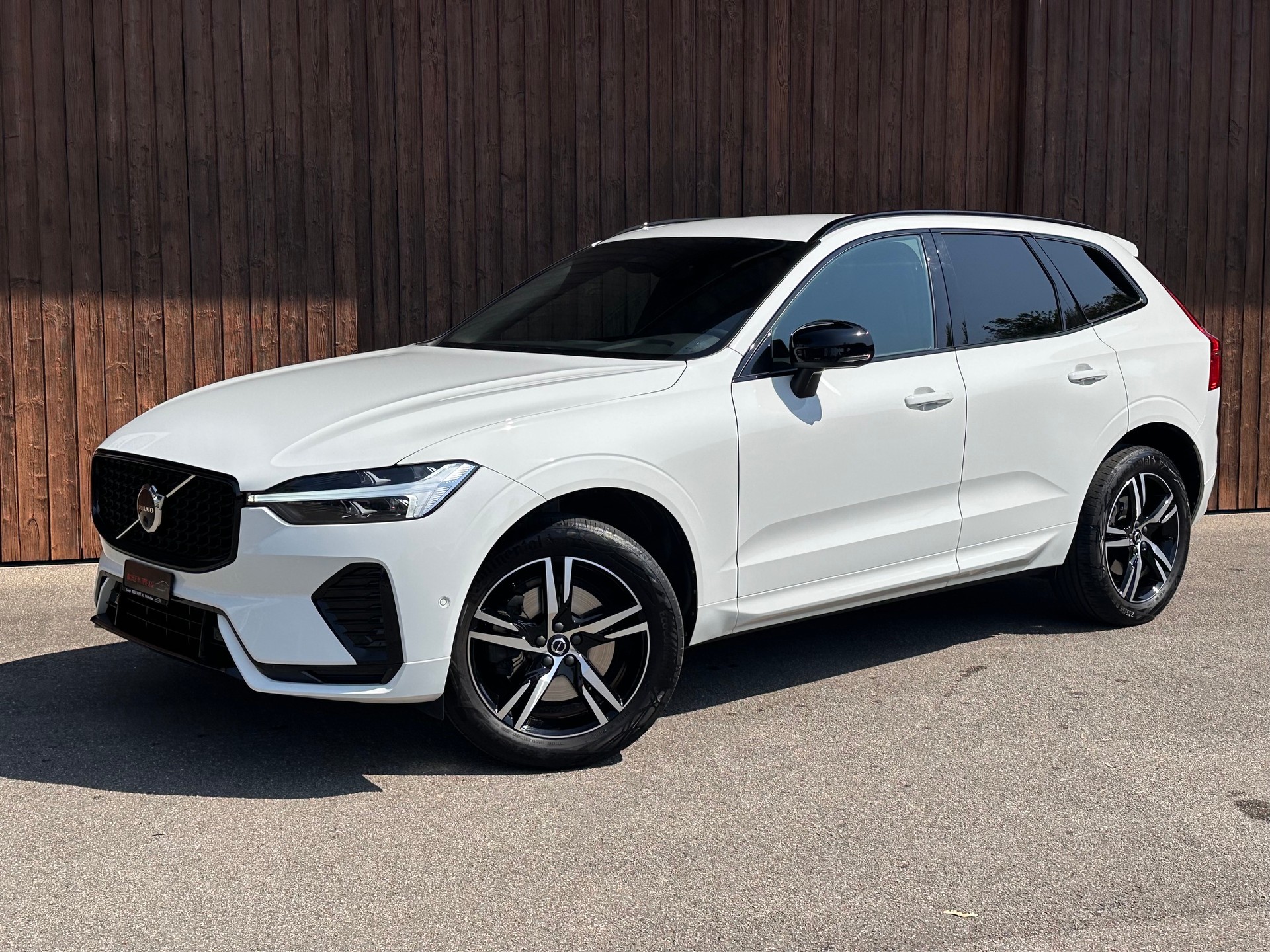 VOLVO XC60 B5 Benzin AWD R-Design Geartronic-image-3