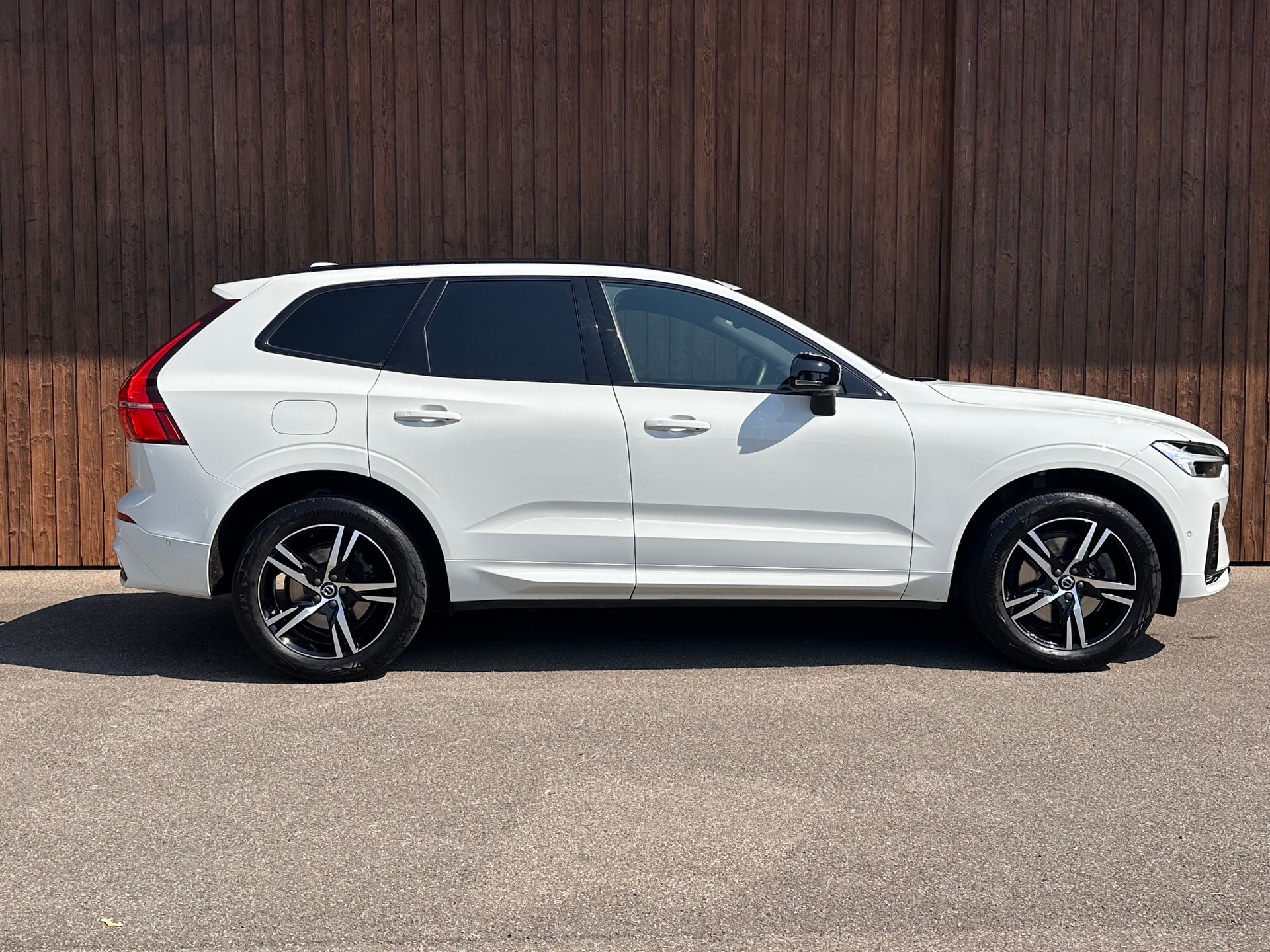 VOLVO XC60 B5 Benzin AWD R-Design Geartronic-image-0