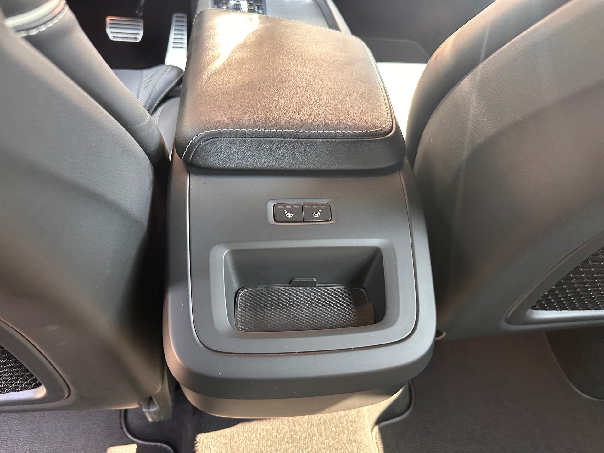VOLVO XC60 B5 Benzin AWD R-Design Geartronic-image-17