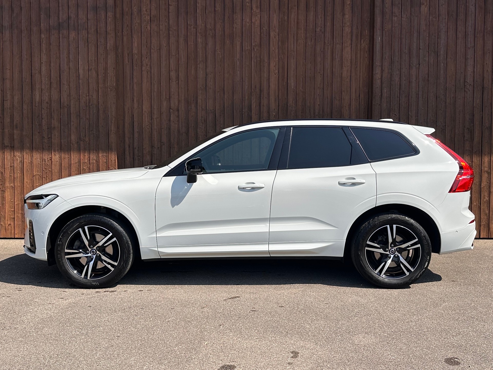 VOLVO XC60 B5 Benzin AWD R-Design Geartronic-image-4