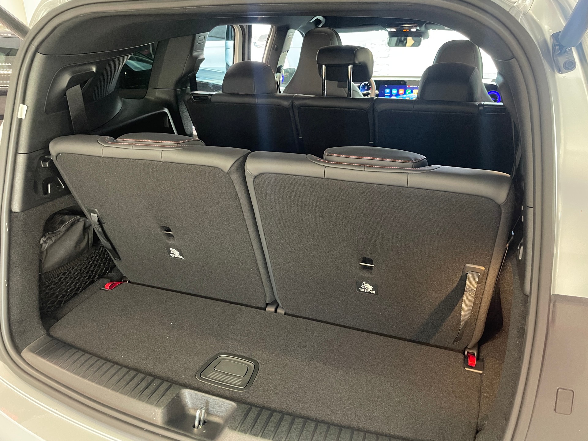 MERCEDES-BENZ GLB 220 4M AMG Line 7places-image-9