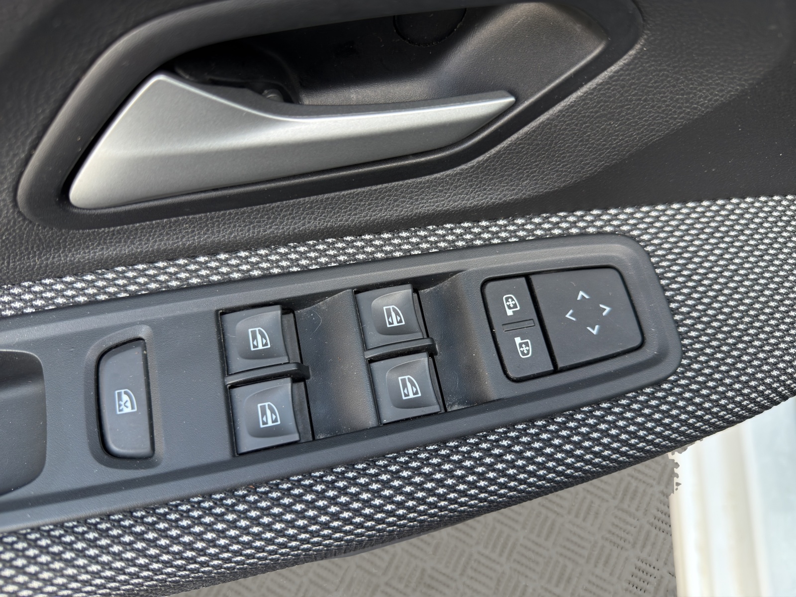 DACIA Sandero TCe 90 Expression CVT-image-19