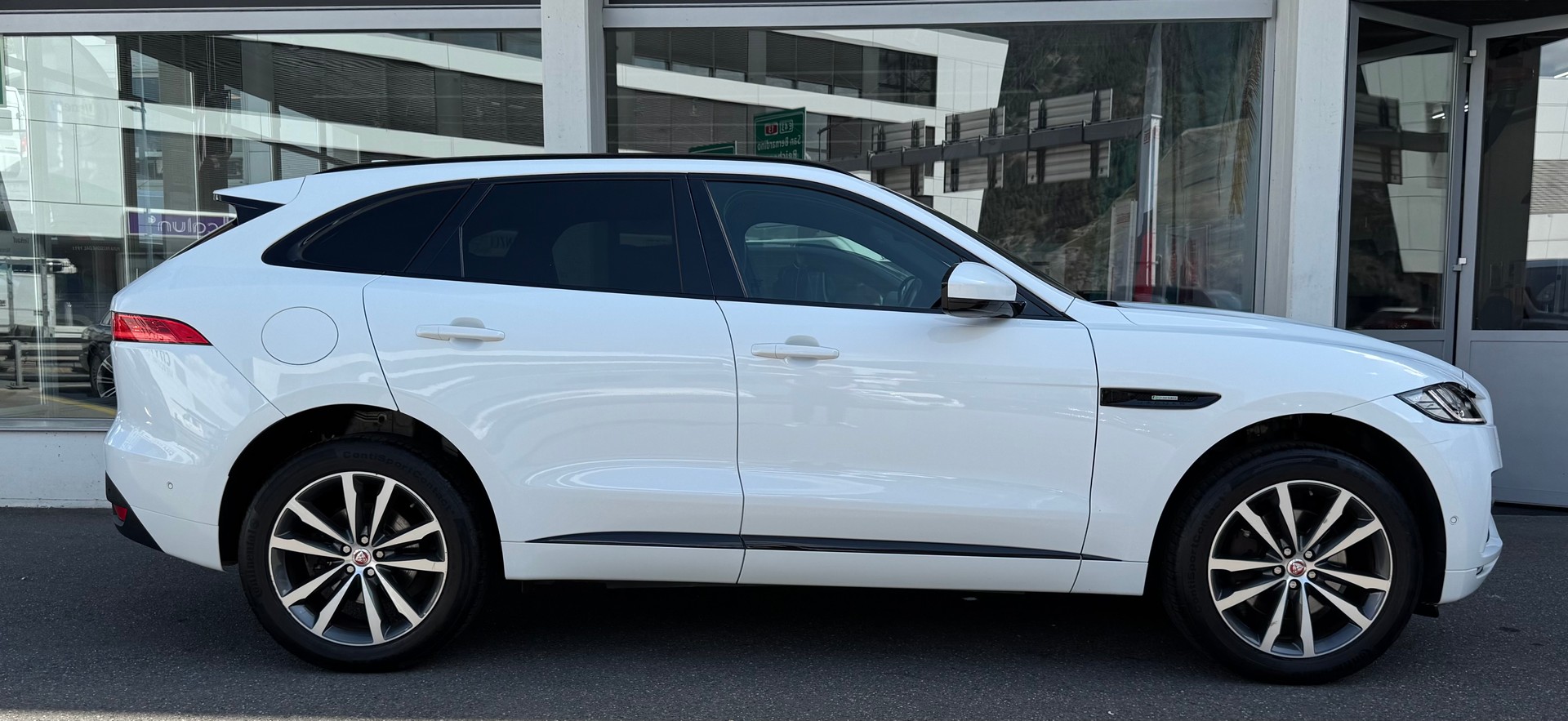 JAGUAR F-Pace 30t 2.0 R-Sport AWD Automatik-image-1
