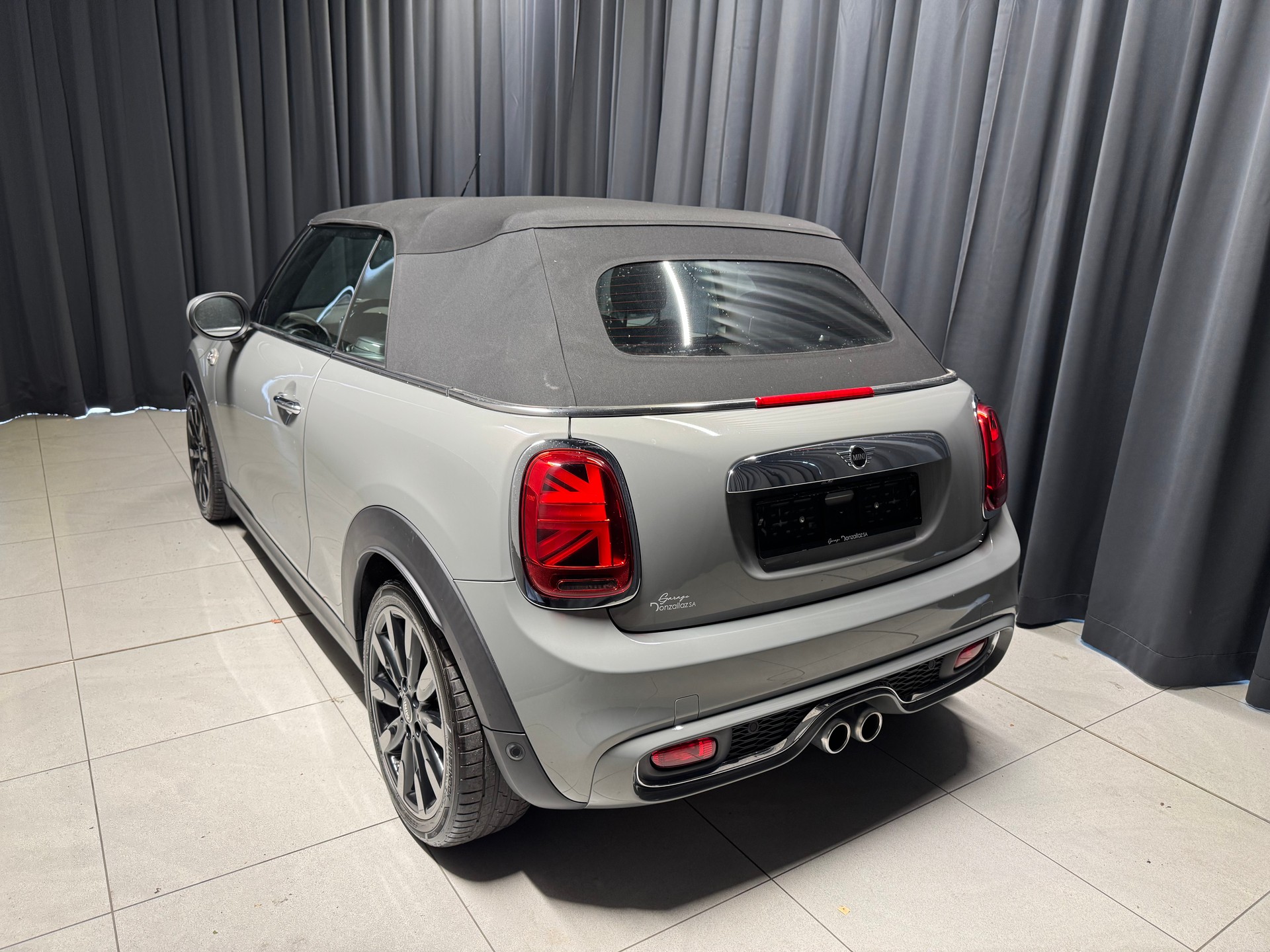 MINI Cooper S Cabriolet DKG (8)-showroom-element-3