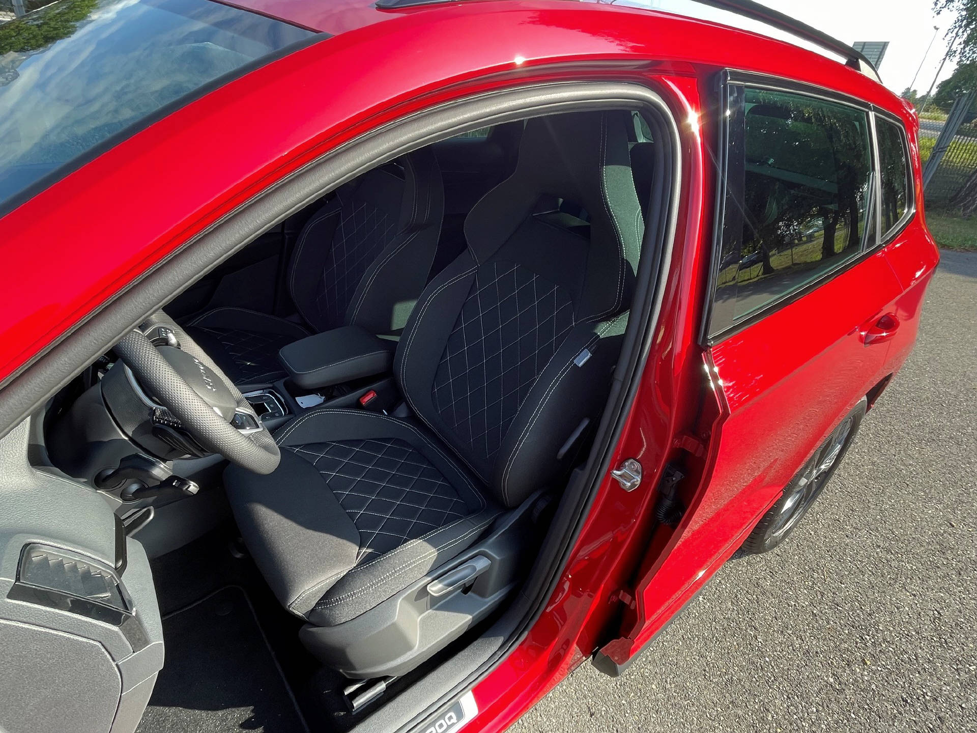 SKODA Karoq 2.0 TSI SportLine 4x4 DSG-image-7