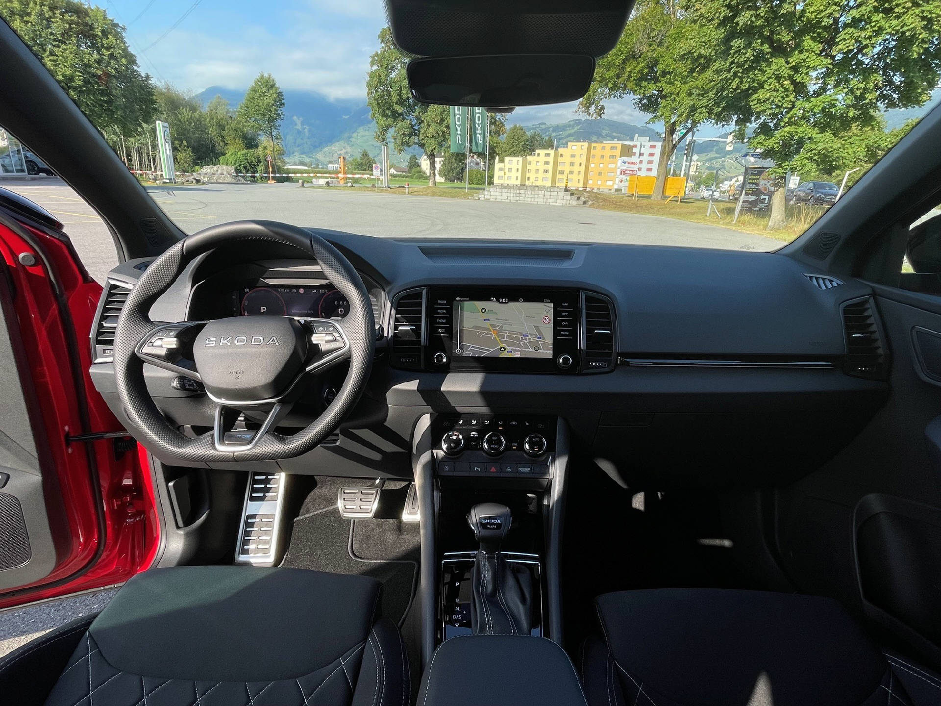 SKODA Karoq 2.0 TSI SportLine 4x4 DSG-image-9