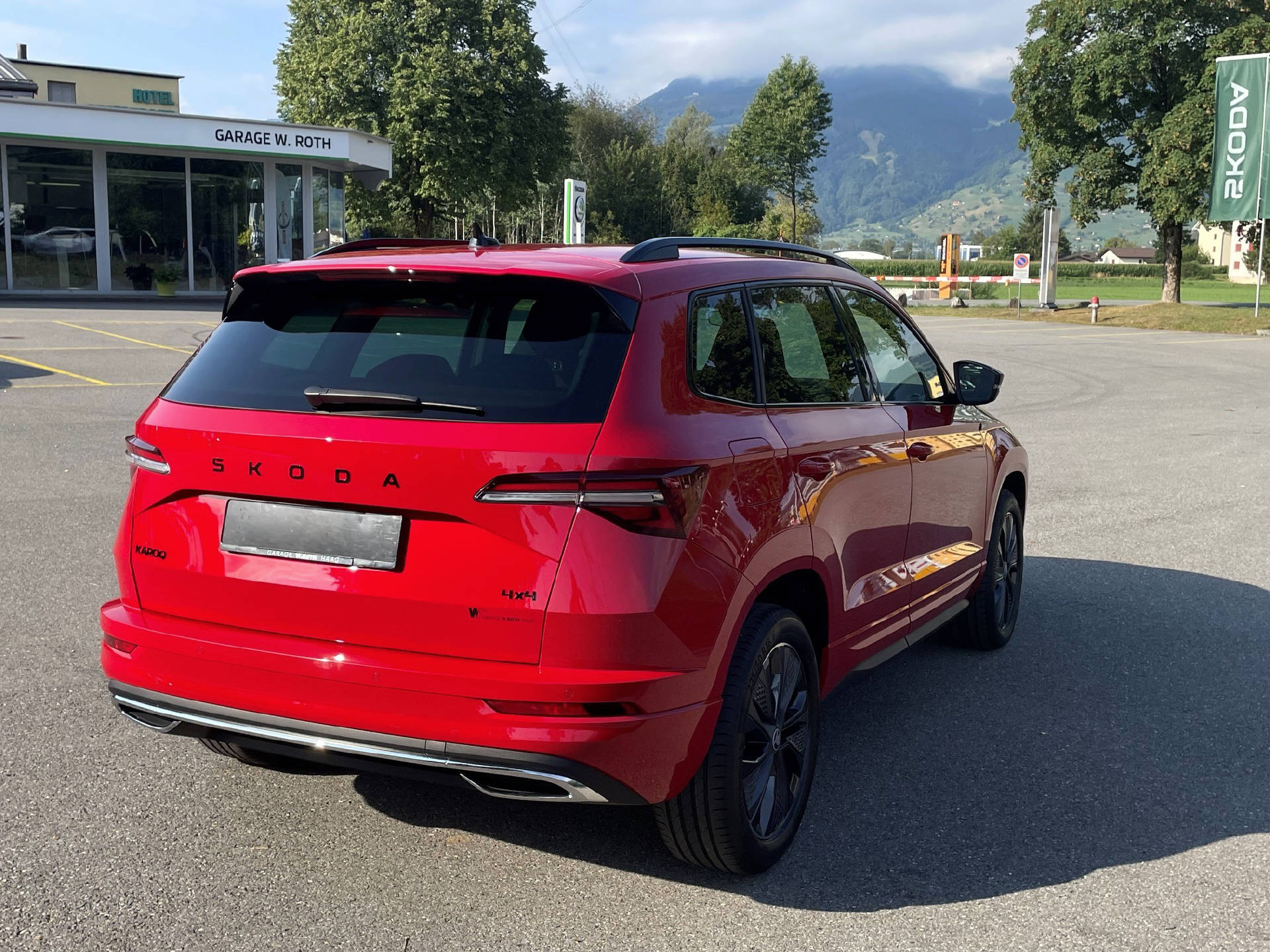SKODA Karoq 2.0 TSI SportLine 4x4 DSG-image-4