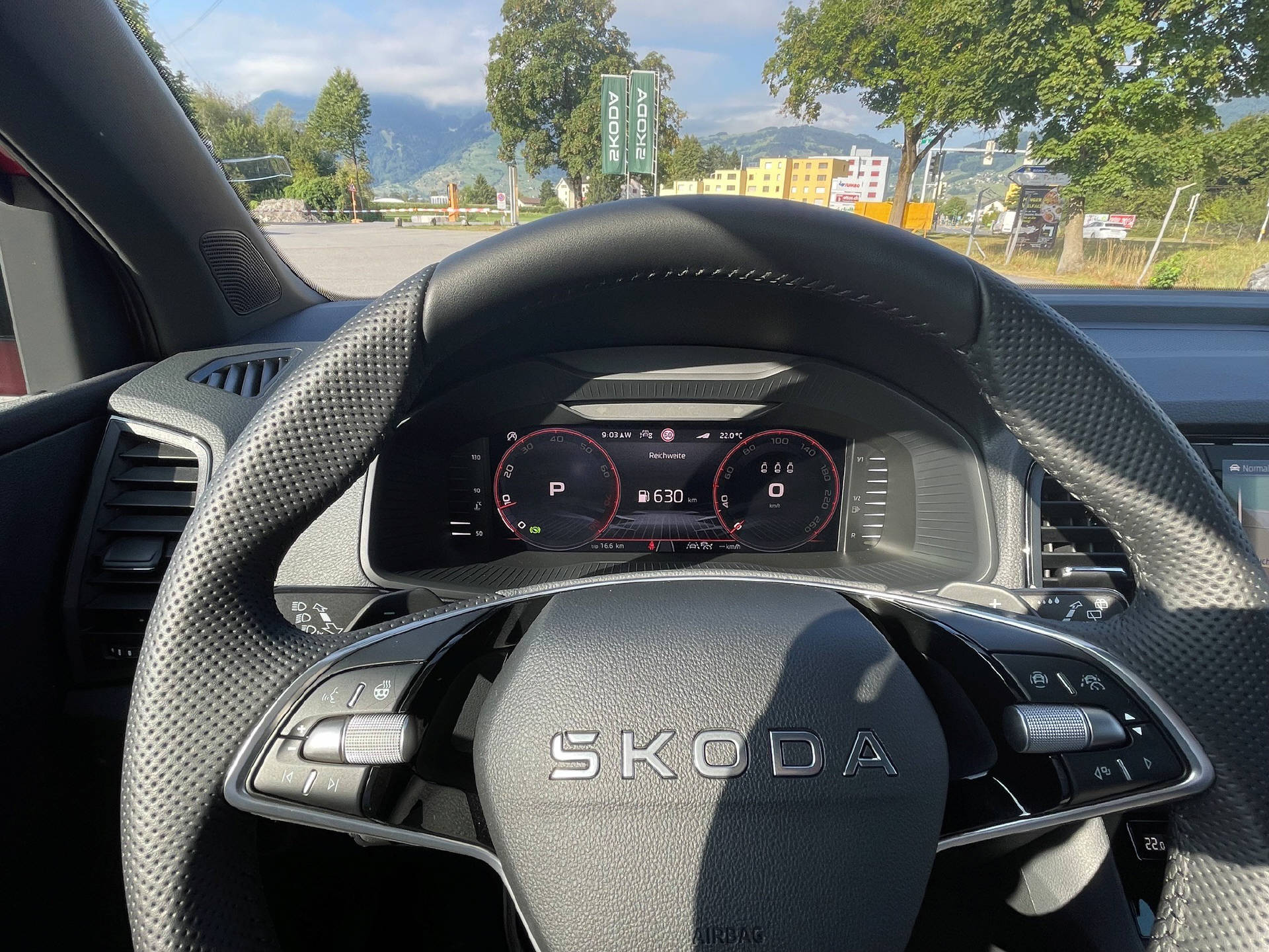 SKODA Karoq 2.0 TSI SportLine 4x4 DSG-image-10