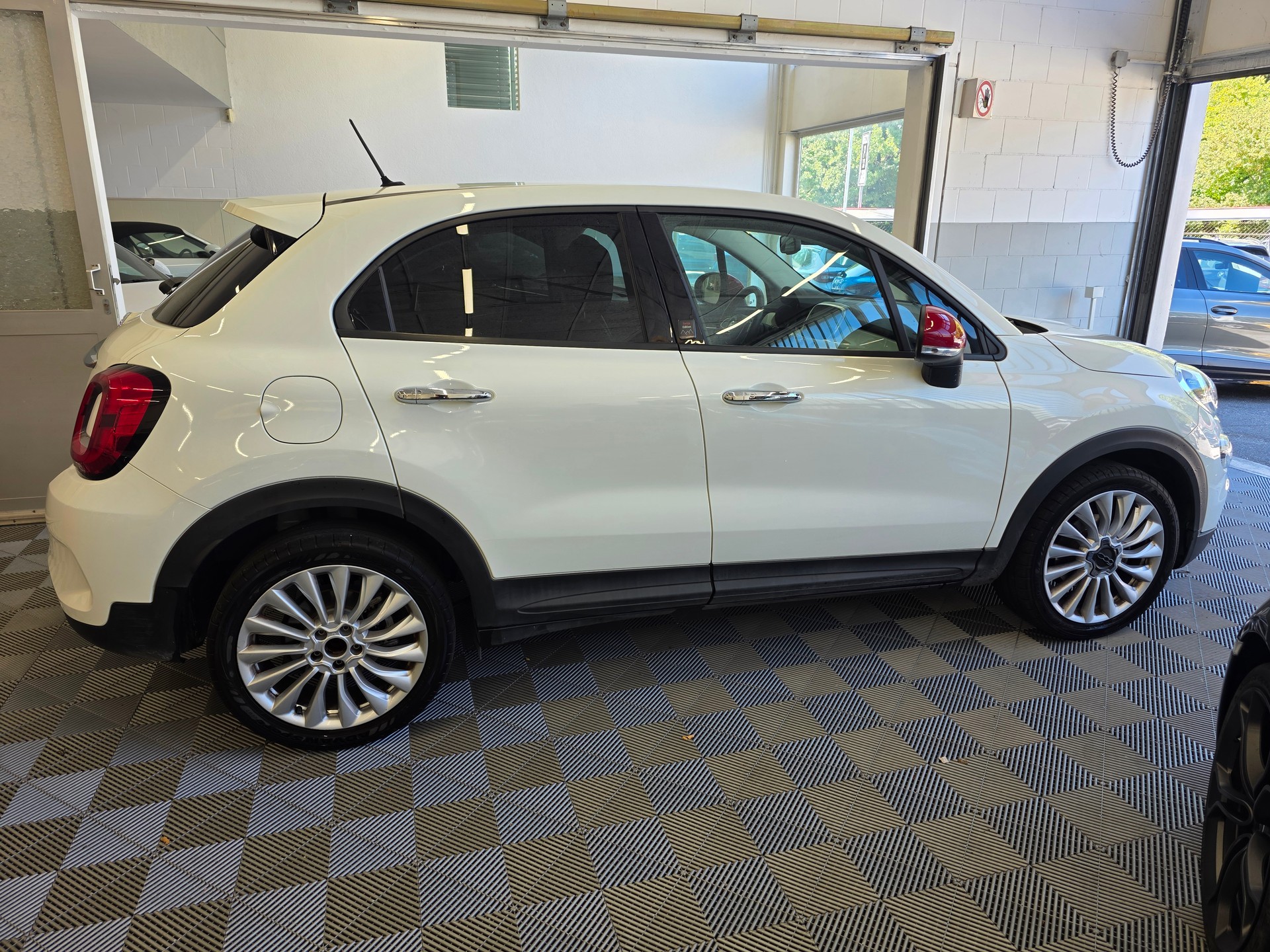 FIAT 500X 1.0 GSE Lounge Swiss Edition-image-5