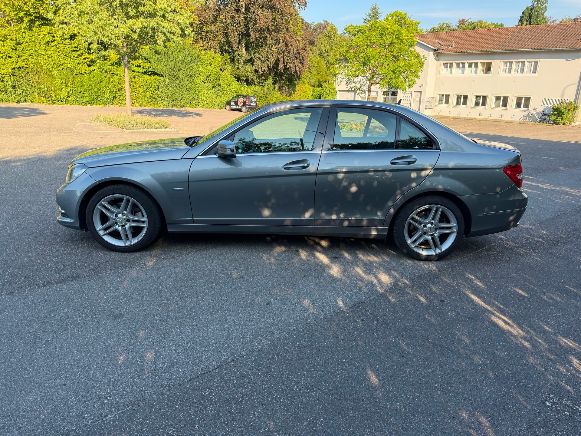 MERCEDES-BENZ C 220 CDI BlueEF Avantgarde-image-0