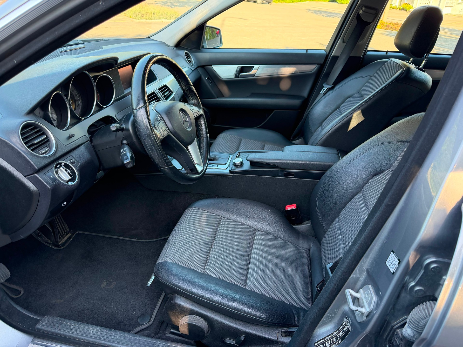 MERCEDES-BENZ C 220 CDI BlueEF Avantgarde-image-5