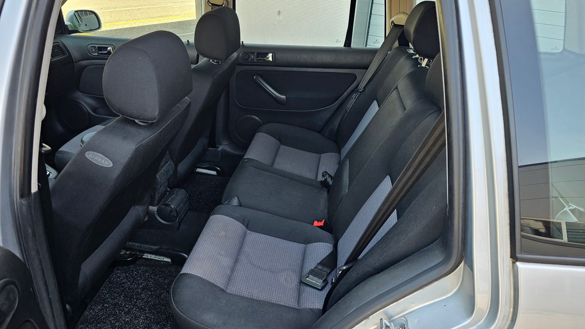VW Golf 1.6 Comfortline Automatic-image-10