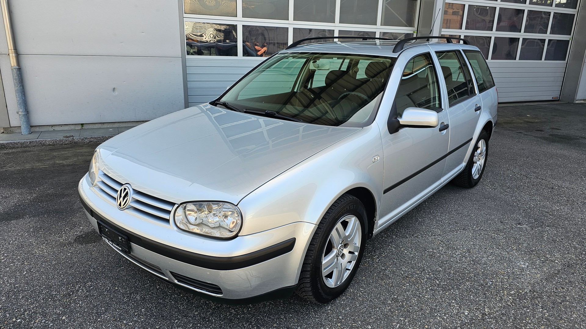 VW Golf 1.6 Comfortline Automatic-image-0
