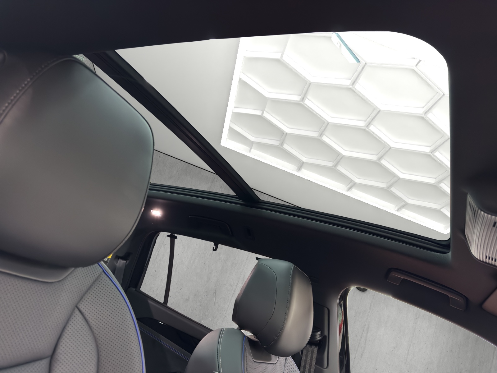 VW Tayron 2.0 TSI R-Line Plus DSG 4Motion-image-11