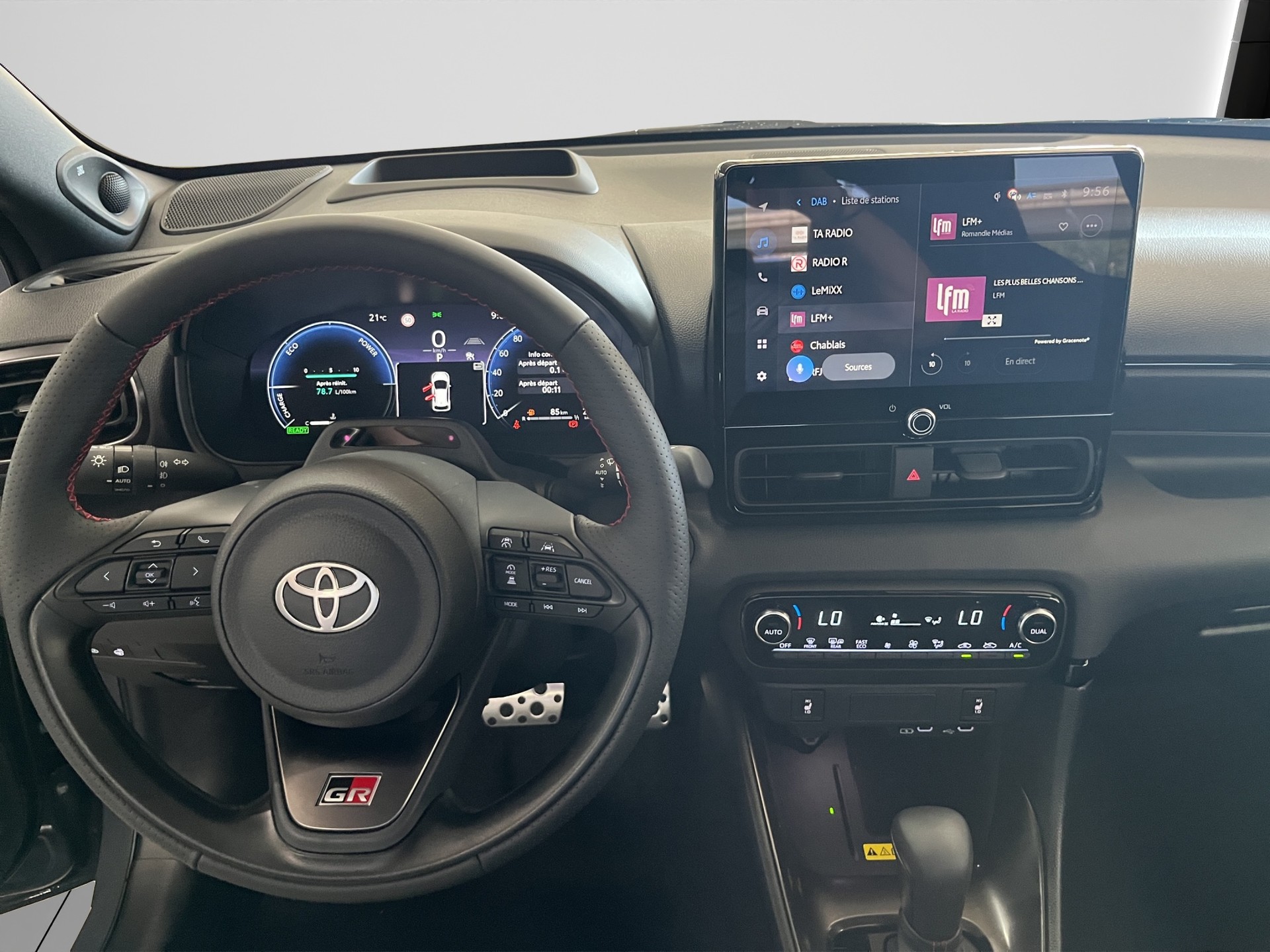 TOYOTA YARIS 1.5 VVT-i HSD GR Sport-image-9
