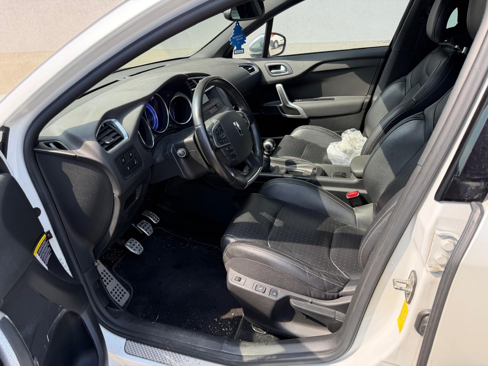 CITROEN DS4 1.6 (200)PS-image-11