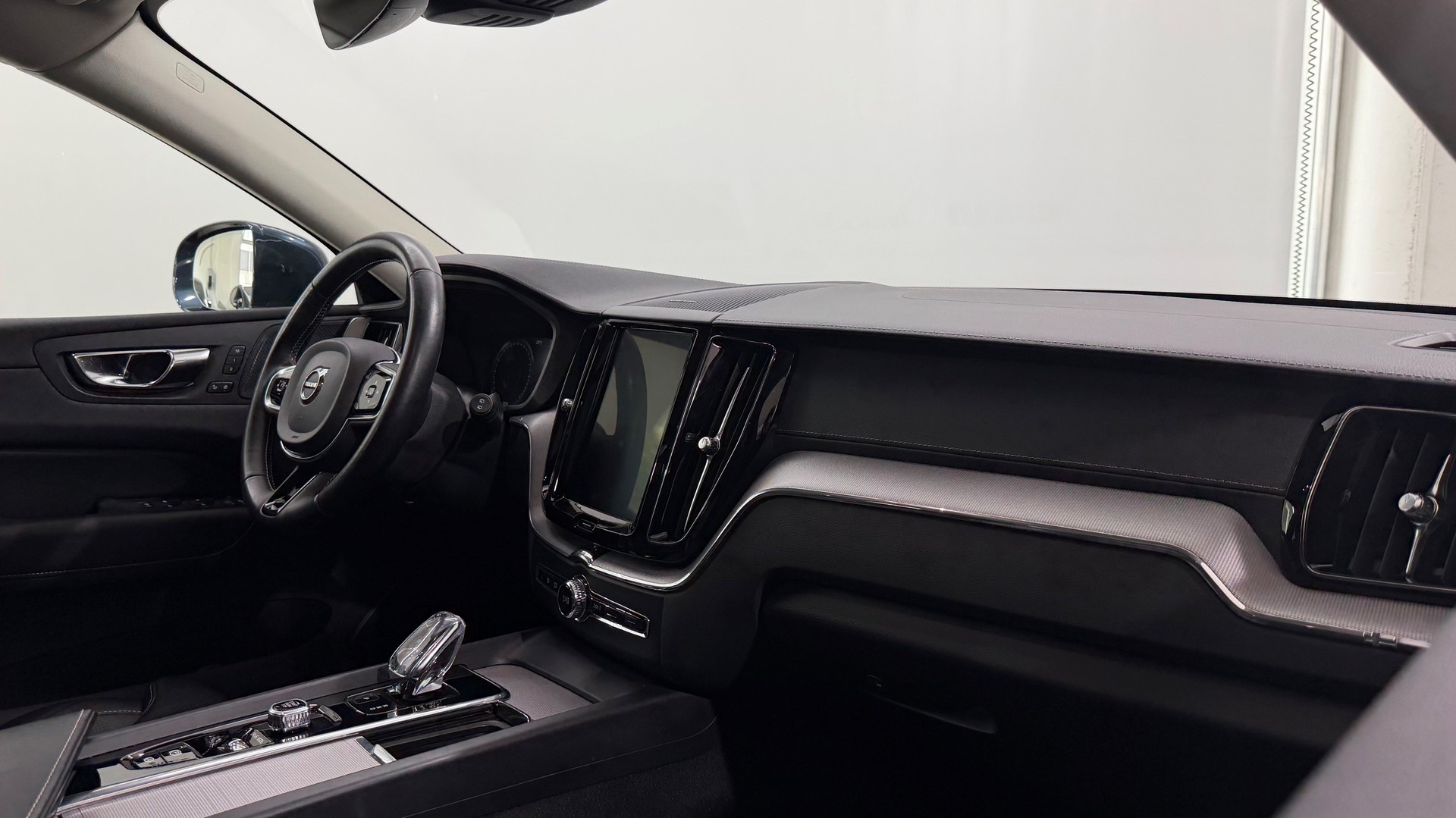 VOLVO XC60 2.0 T8 TE Inscription eAW-image-3