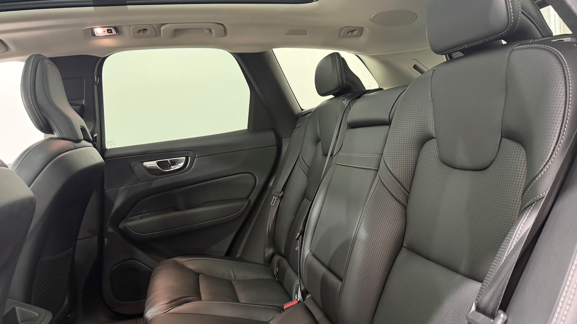 VOLVO XC60 2.0 T8 TE Inscription eAW-image-5