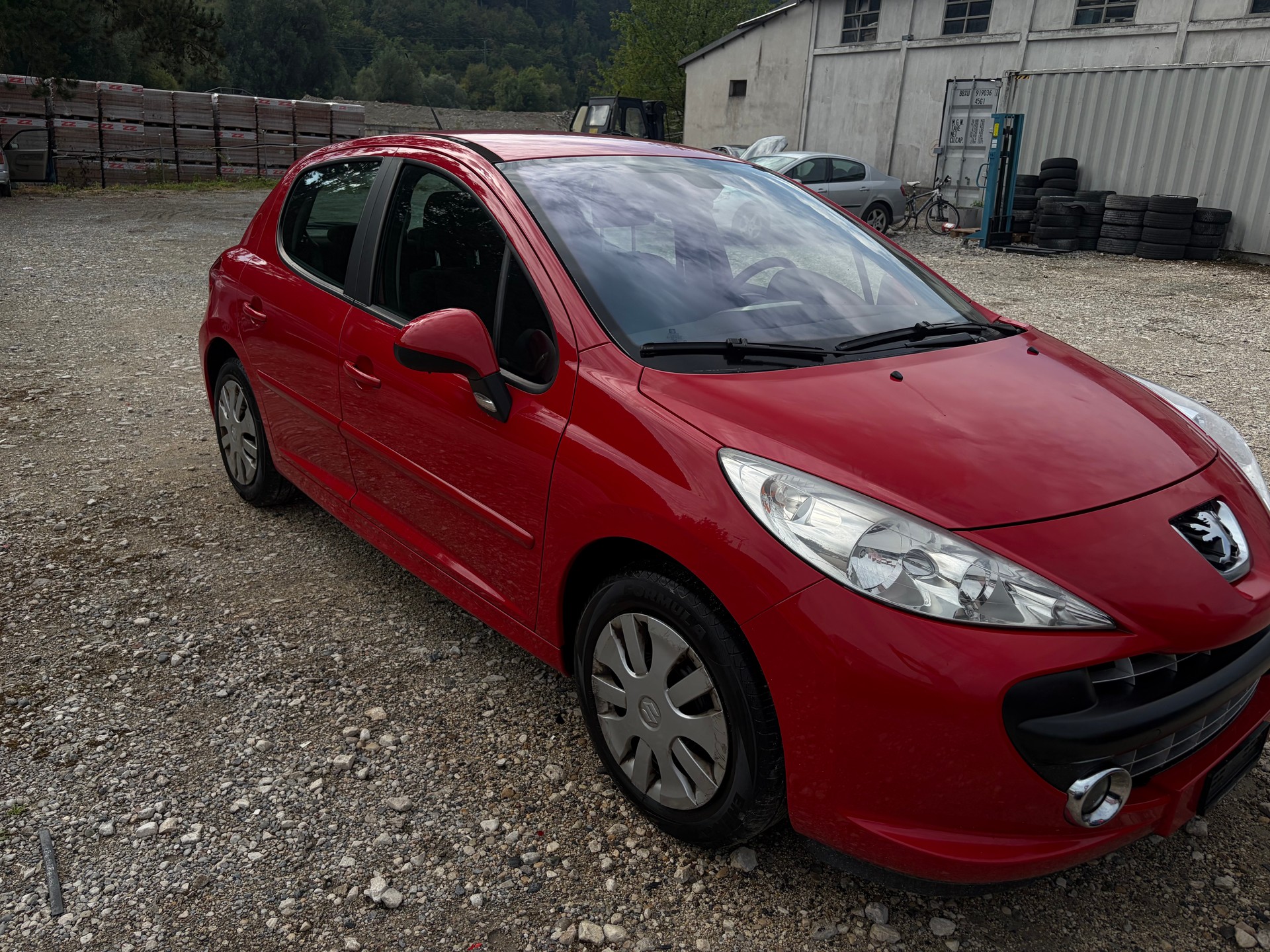 PEUGEOT 207 1.6 16V XT Automatic-image-2