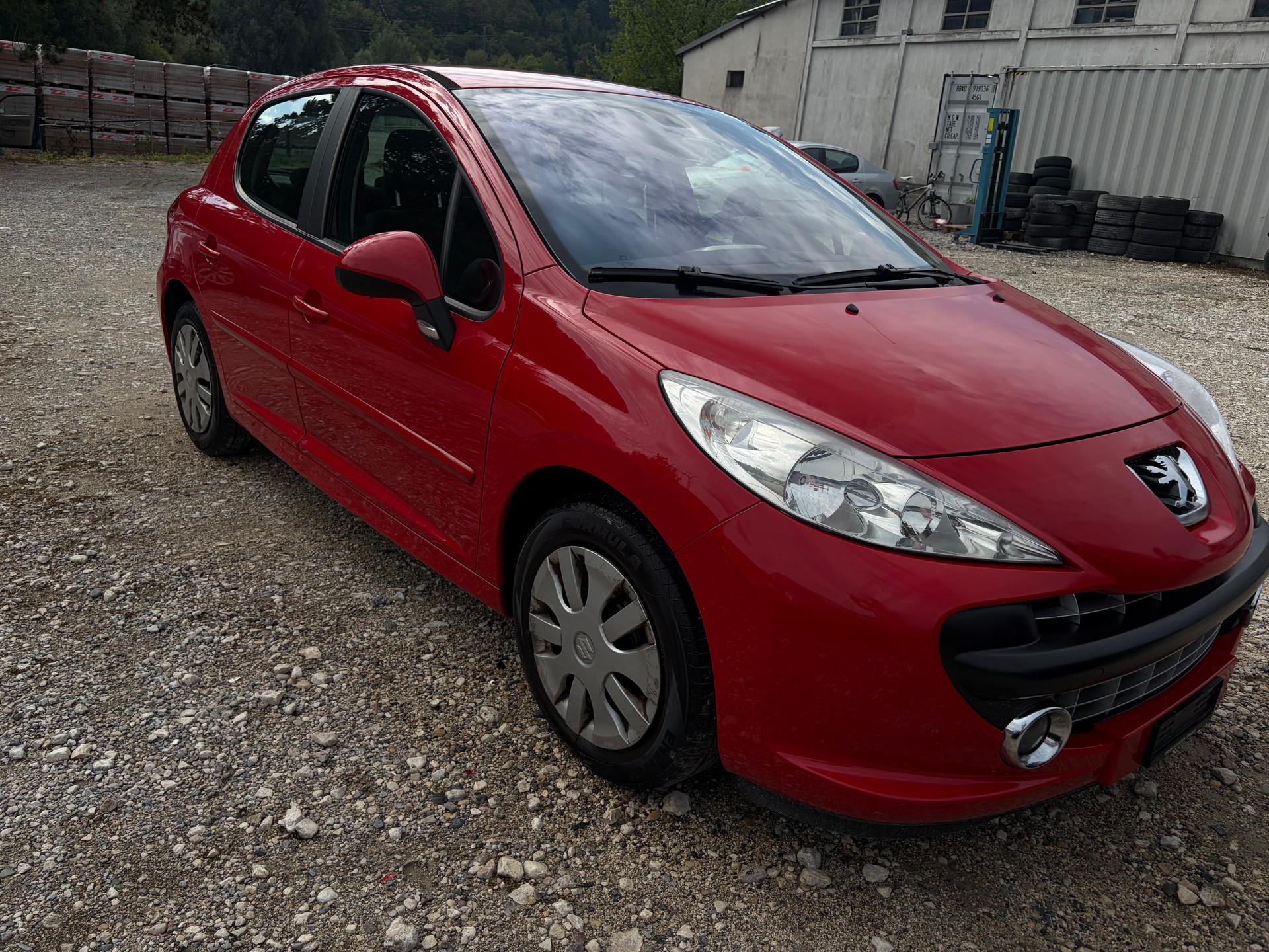 PEUGEOT 207 1.6 16V XT Automatic-image-4